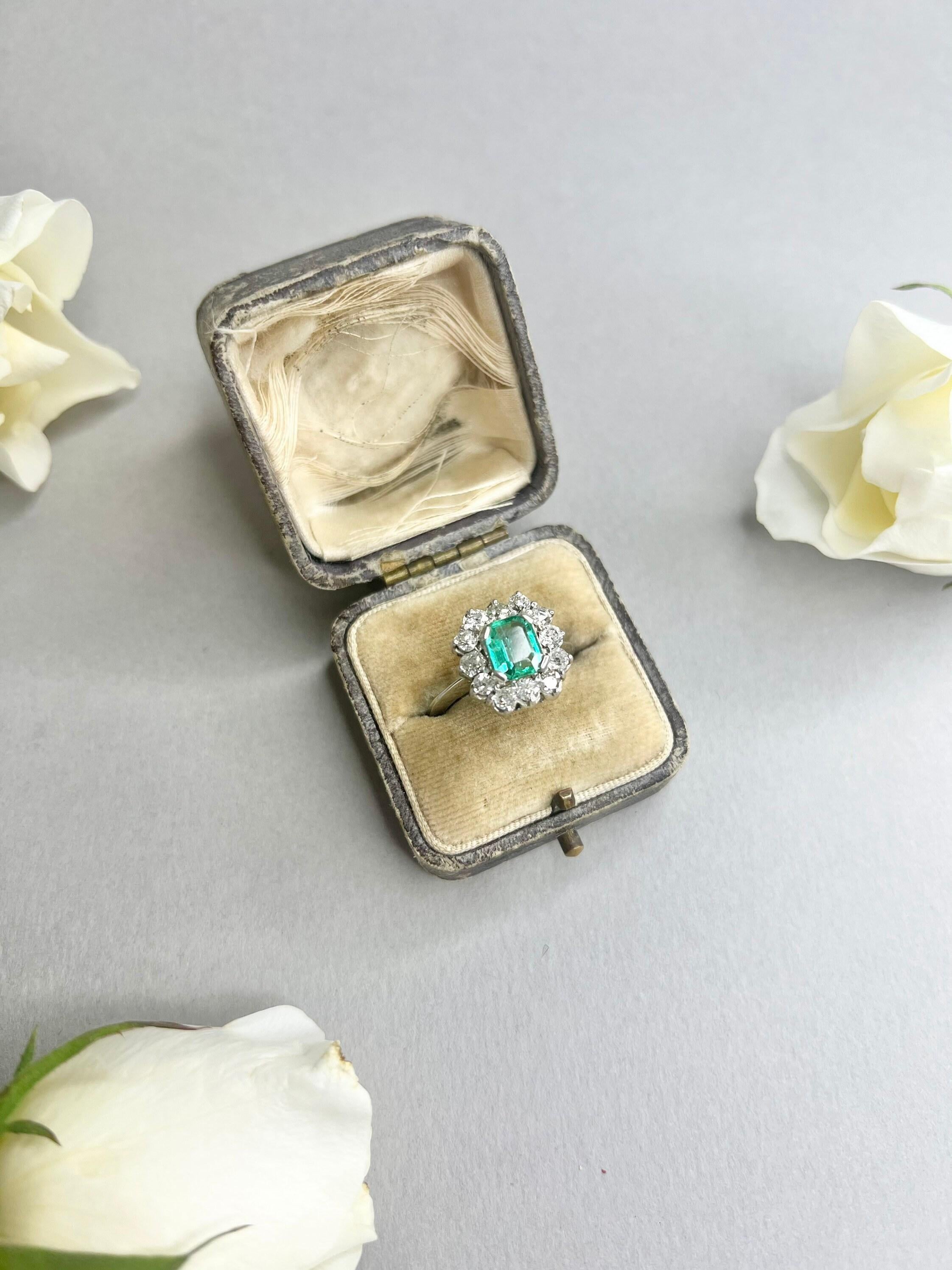 Preloved Emerald Cluster Ring

18ct White Gold Stamped 

Circa 1980’s

Gorgeous, Vintage Emerald & Diamond Cluster Ring. In Great Preloved Condition. Would Make a Fabulous Engagement Ring! 

Measures Approx 13.3mm x 13.3mm

Emerald Measures Approx
