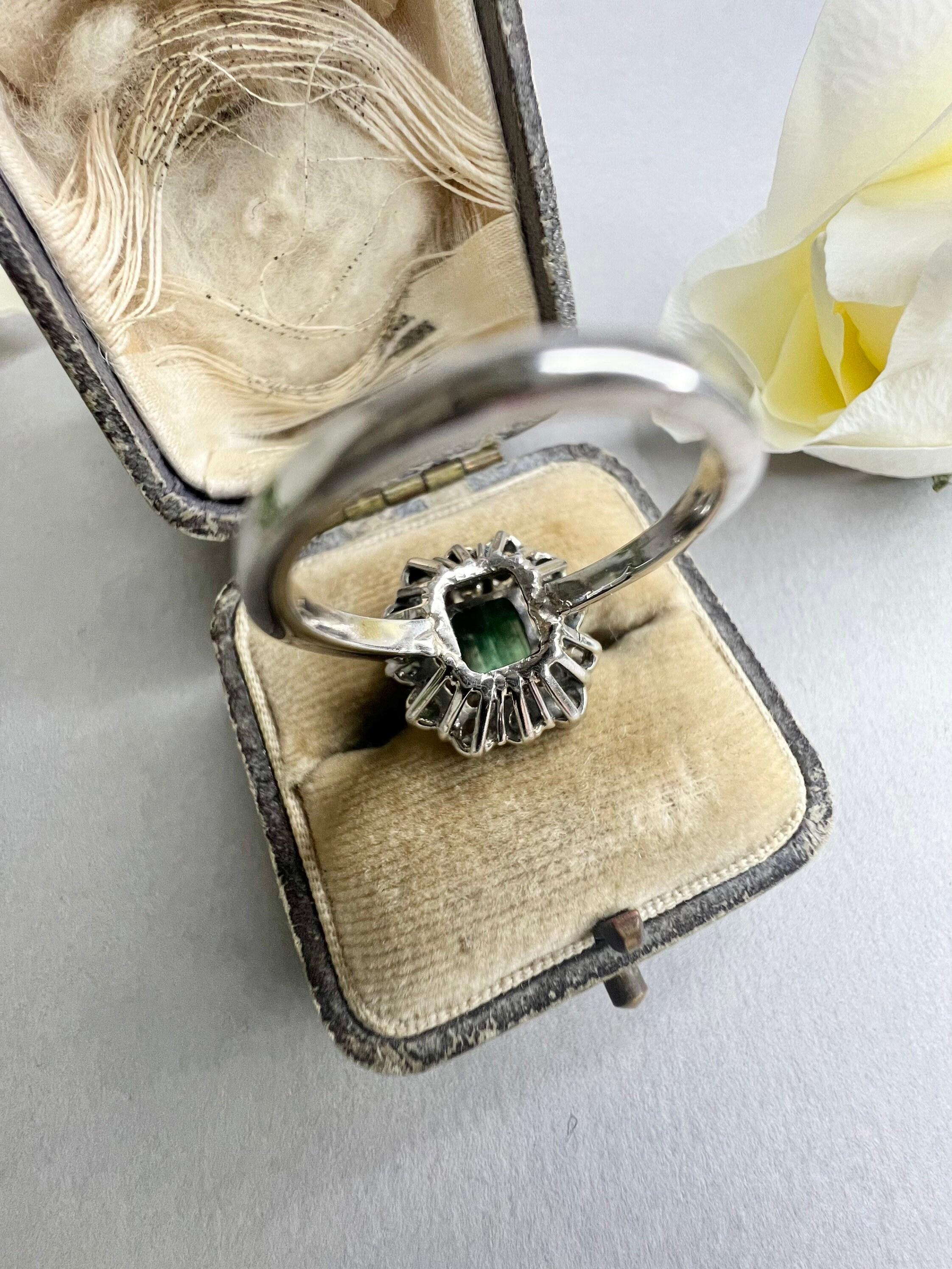Preloved 18ct White Gold Emerald & Diamond Cluster Ring For Sale 3