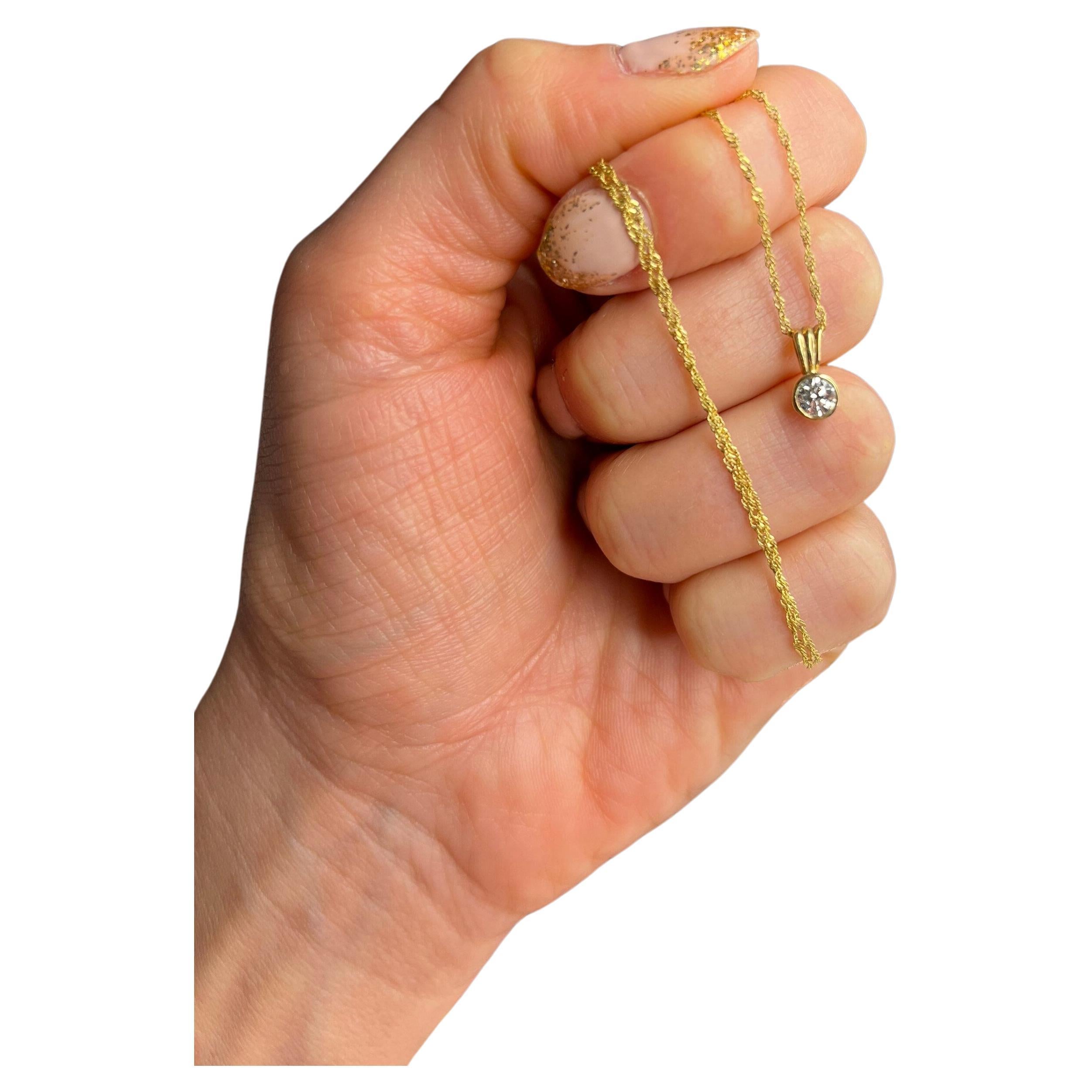 Preloved 9ct Gold Diamond Pendant Necklace