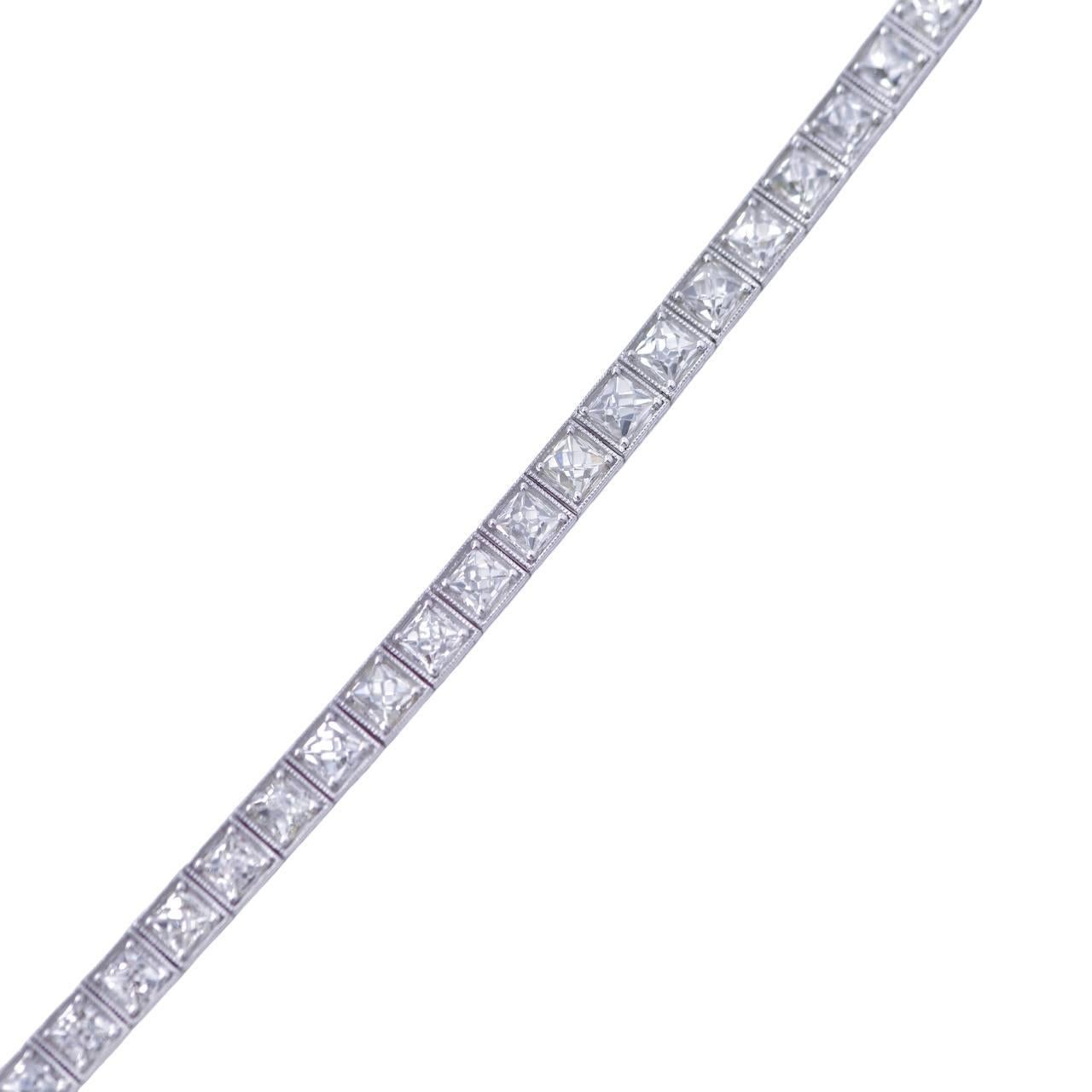 Taglio antico europeo Bracciale Preloved Diamond and White Gold Line con diamanti e oro bianco in vendita