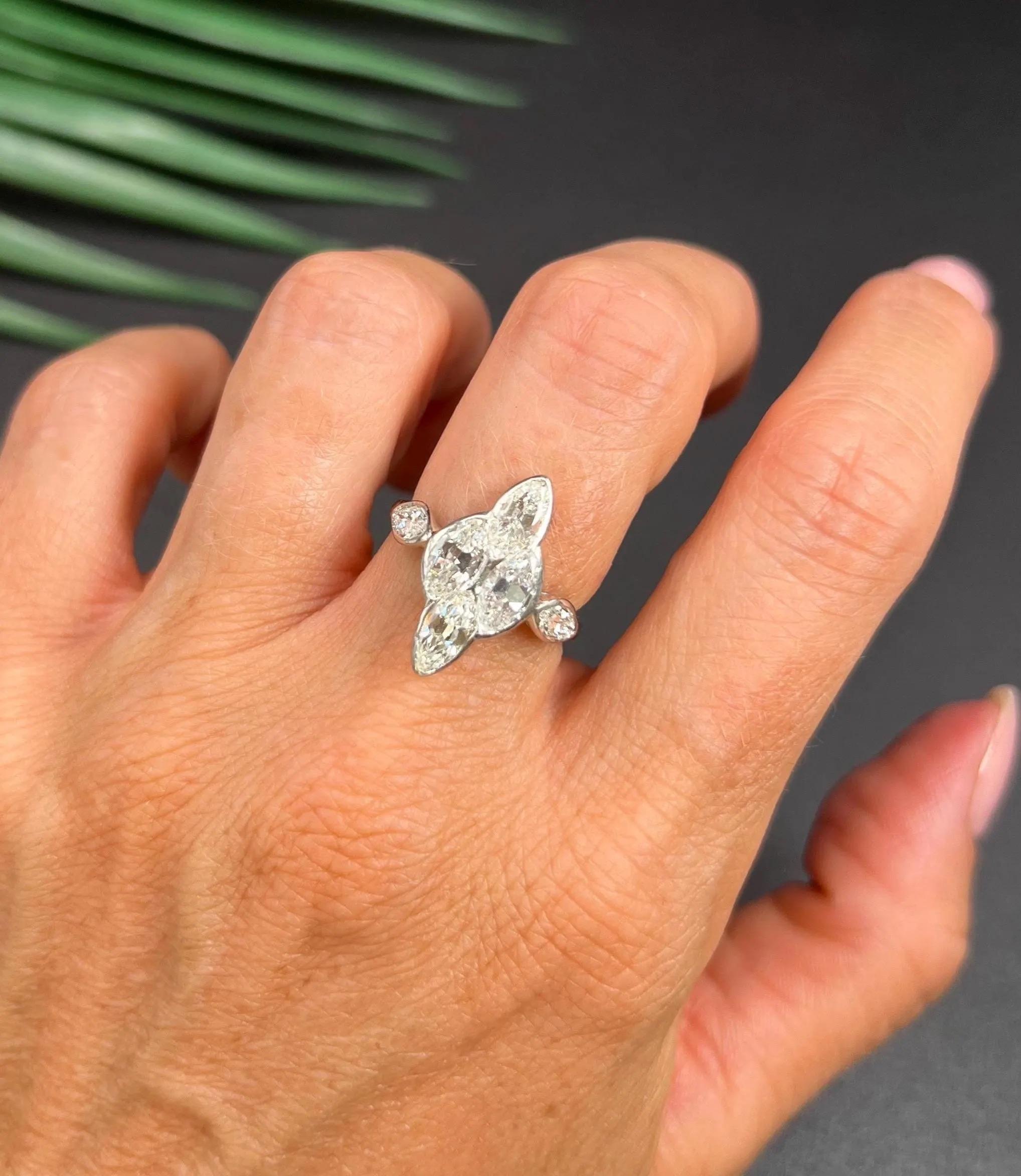 Preloved Platino, Anillo de Diamantes de 2 Quilates en Forma de Marquesa / Navette en Bueno estado para la venta en Brighton, GB
