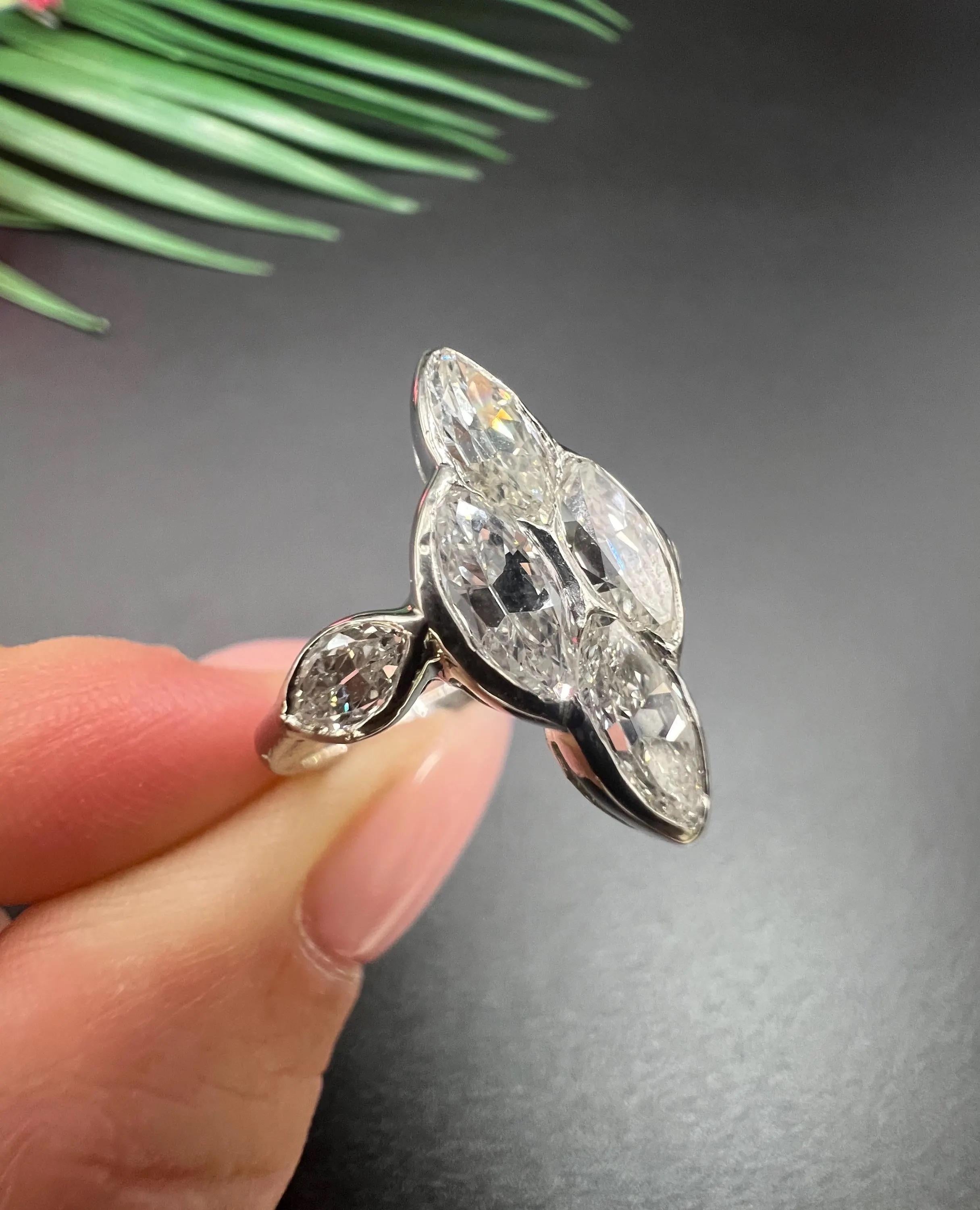 Preloved Platino, Anillo de Diamantes de 2 Quilates en Forma de Marquesa / Navette en venta 4