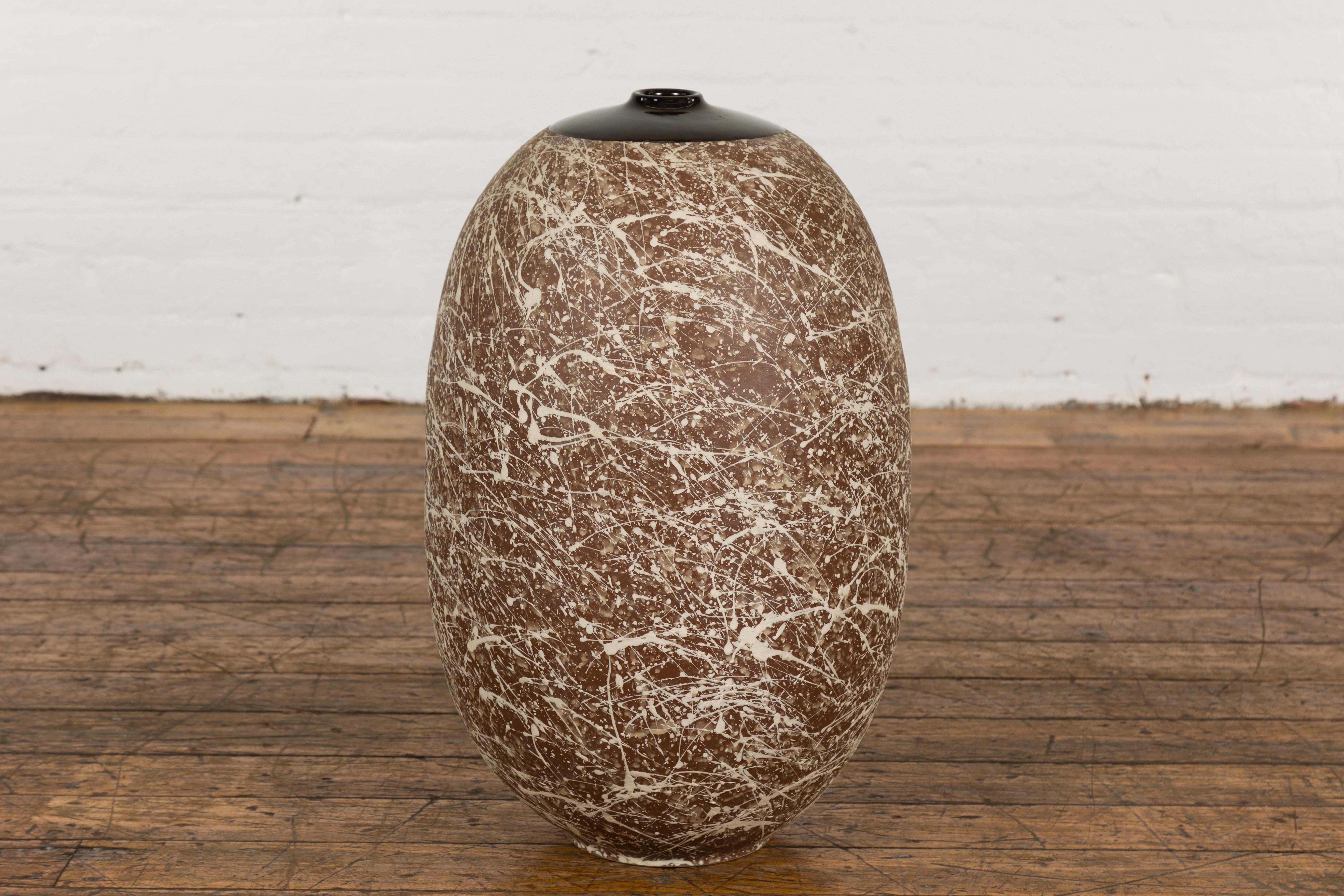 Large Brown & Splattered White Ceramic Decorative Vase In Excellent Condition For Sale In Yonkers, NY