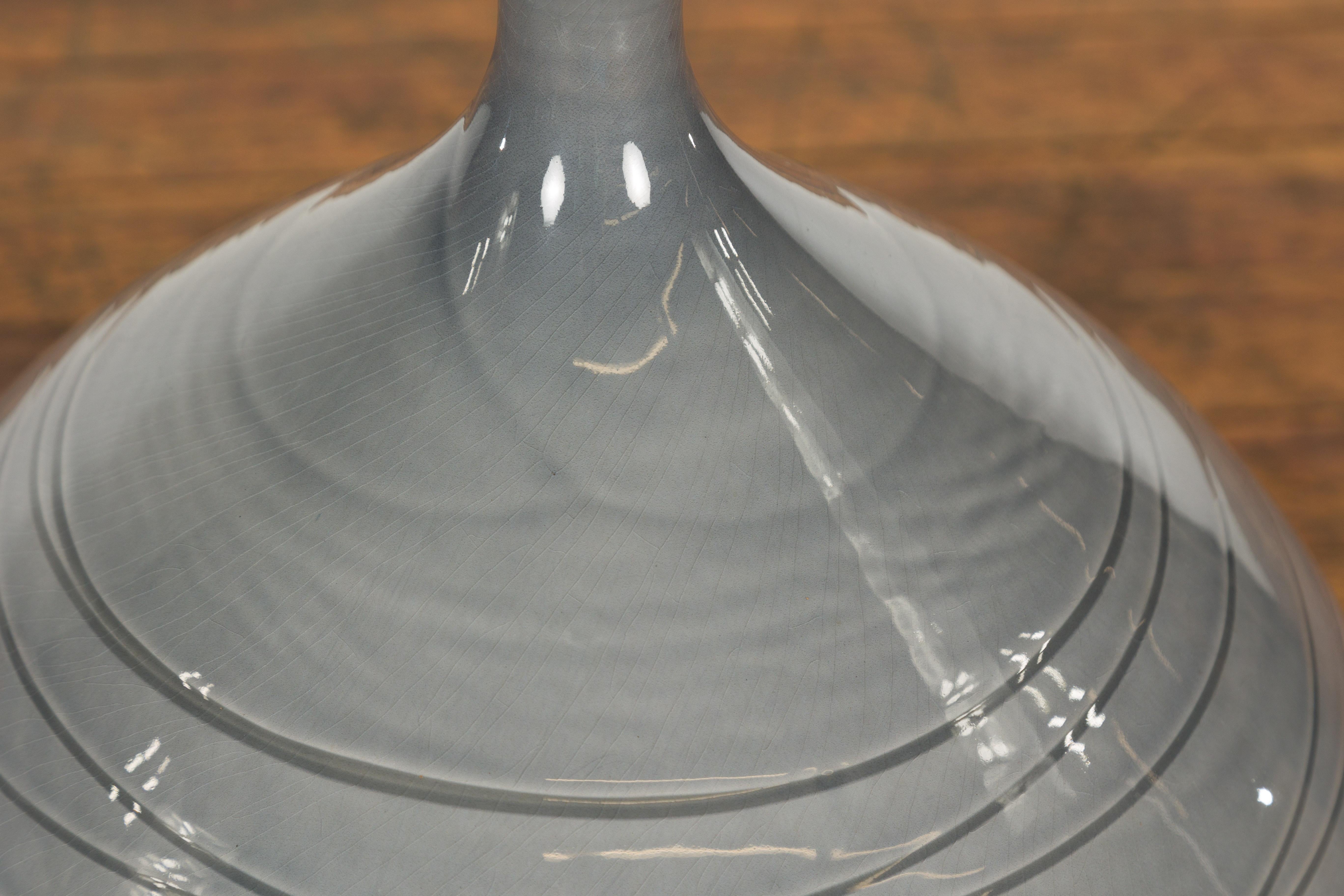 Vase en céramique émaillée gris Silver en vente 5