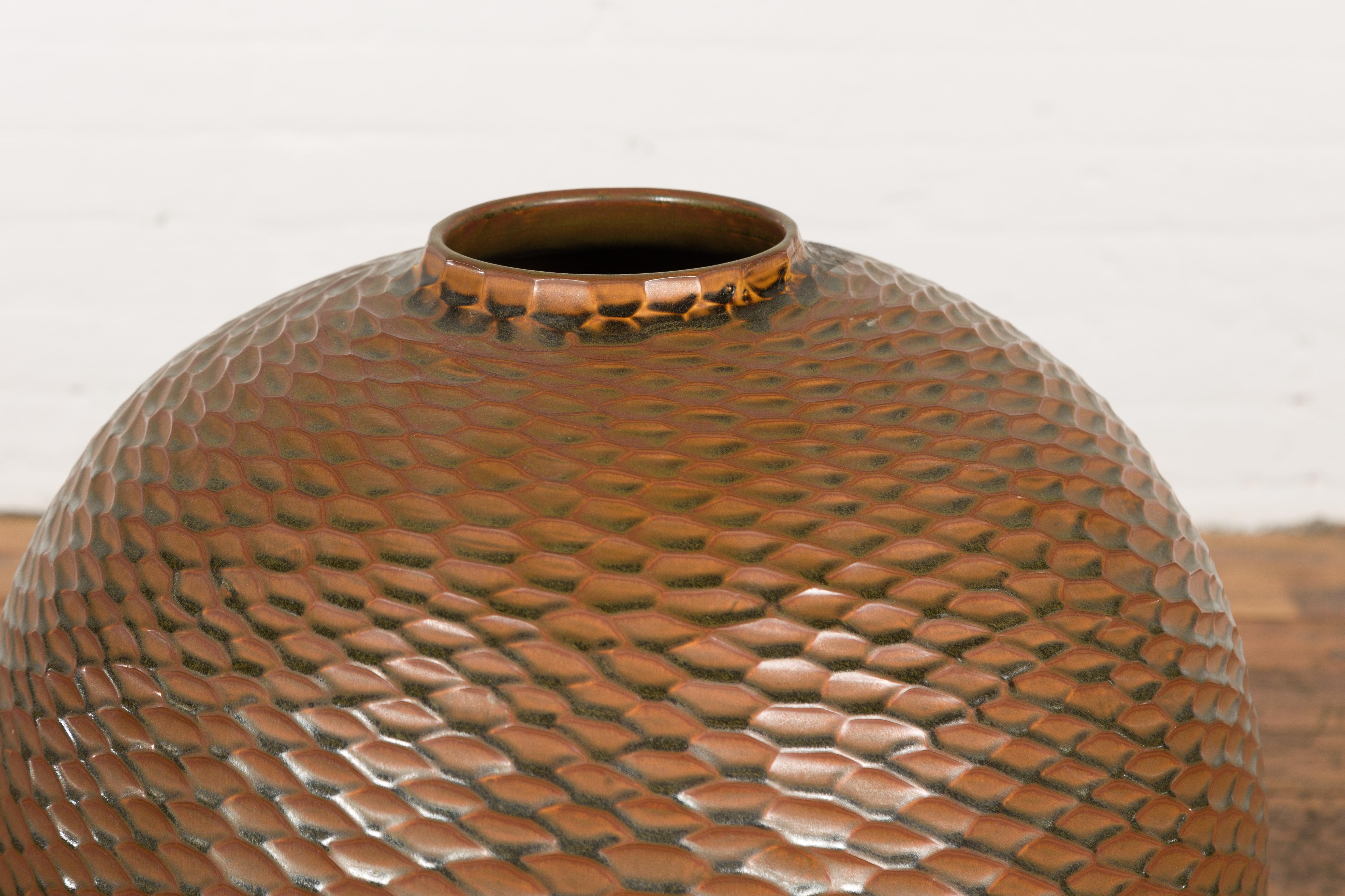 Prem Collection Handcrafted Brown Vase with Textured Honeycomb Style Motifs In Good Condition For Sale In Yonkers, NY