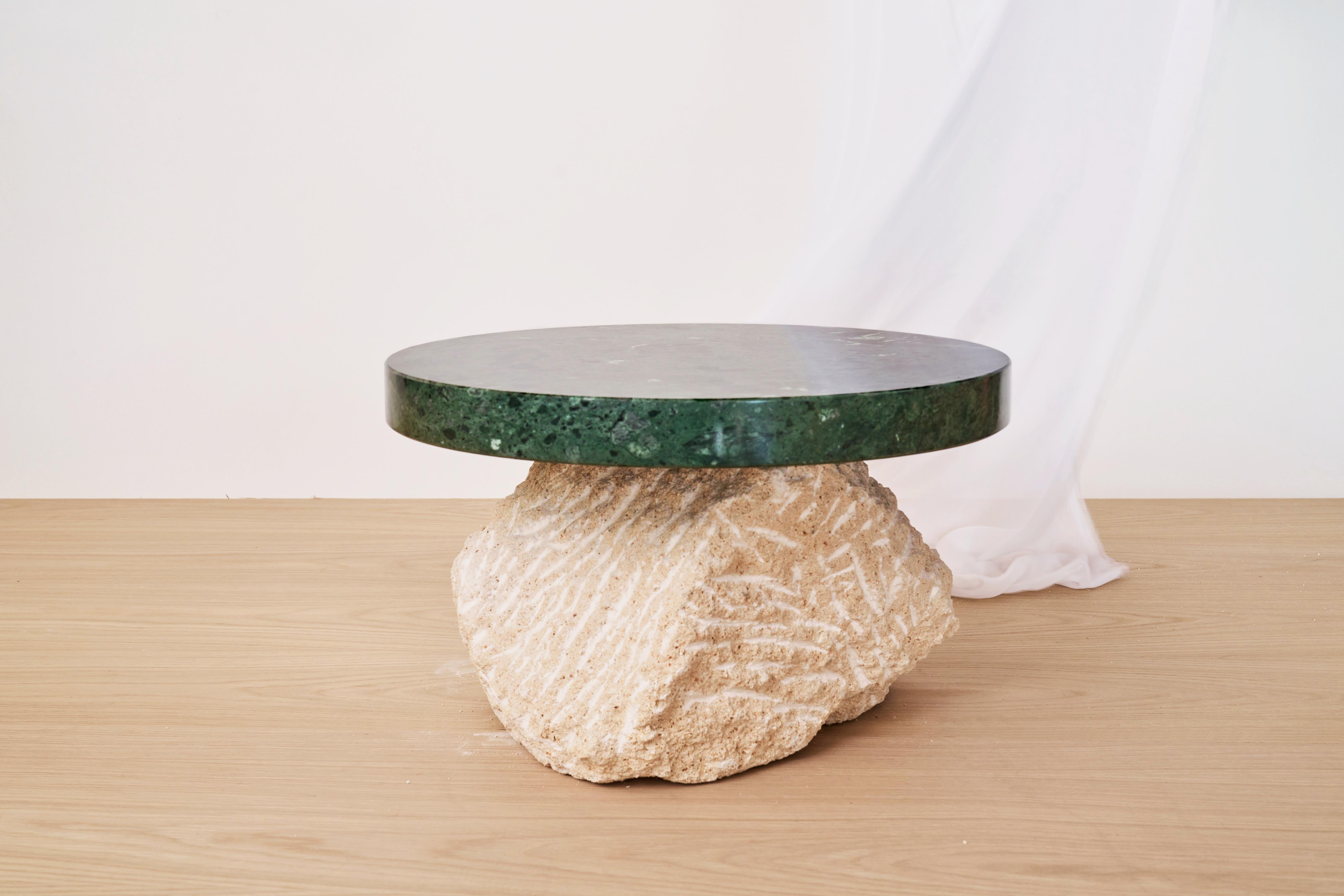 Mesa baja de piedra Premitif de Jean-Baptiste Van Den Heede Otro en venta