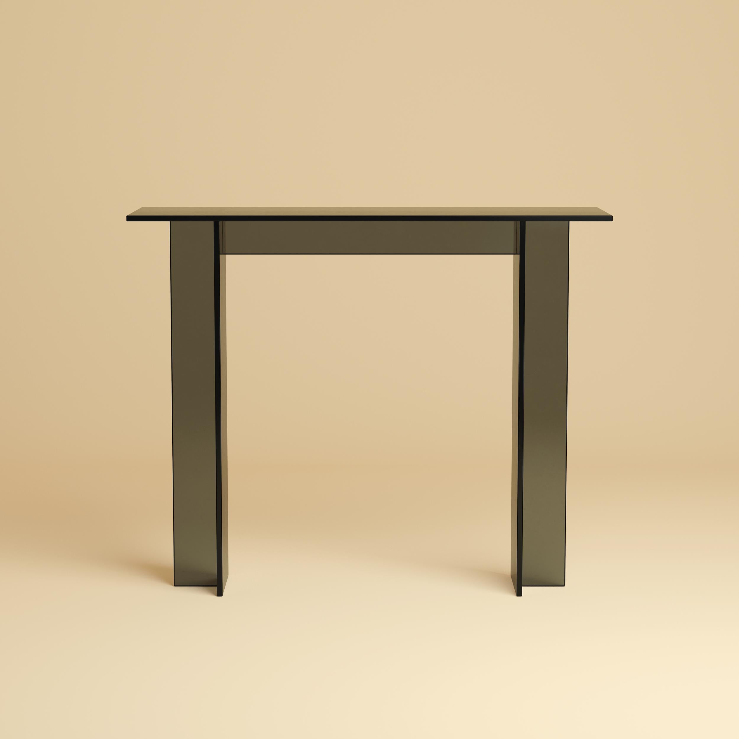 Premium Glass Console Table - Smoked In New Condition For Sale In Lentate Sul Seveso, IT