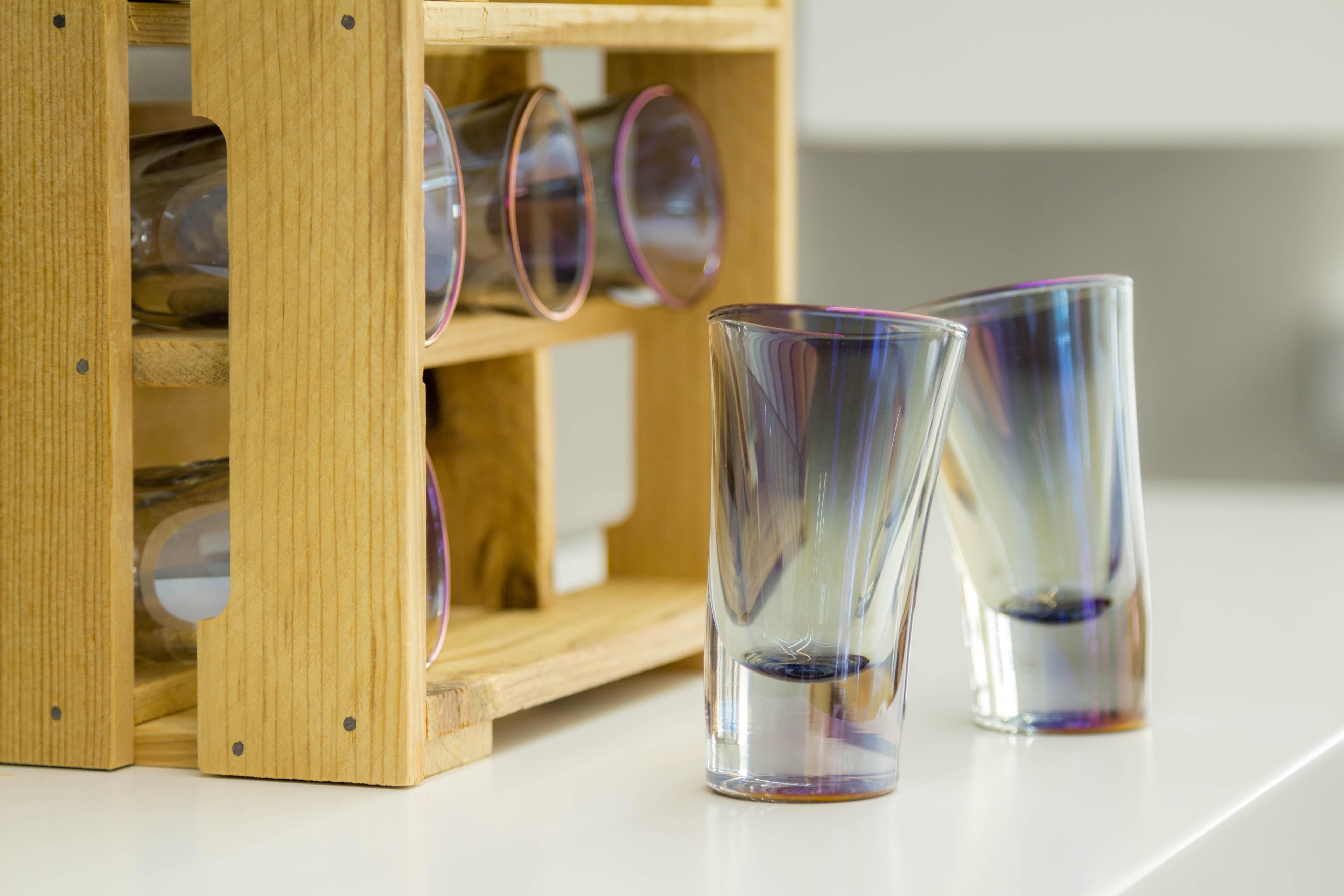 Premium Holographic Tall Shot Glass 6er-Set in der Geschenkbox im Zustand „Neu“ im Angebot in West Hollywood, CA
