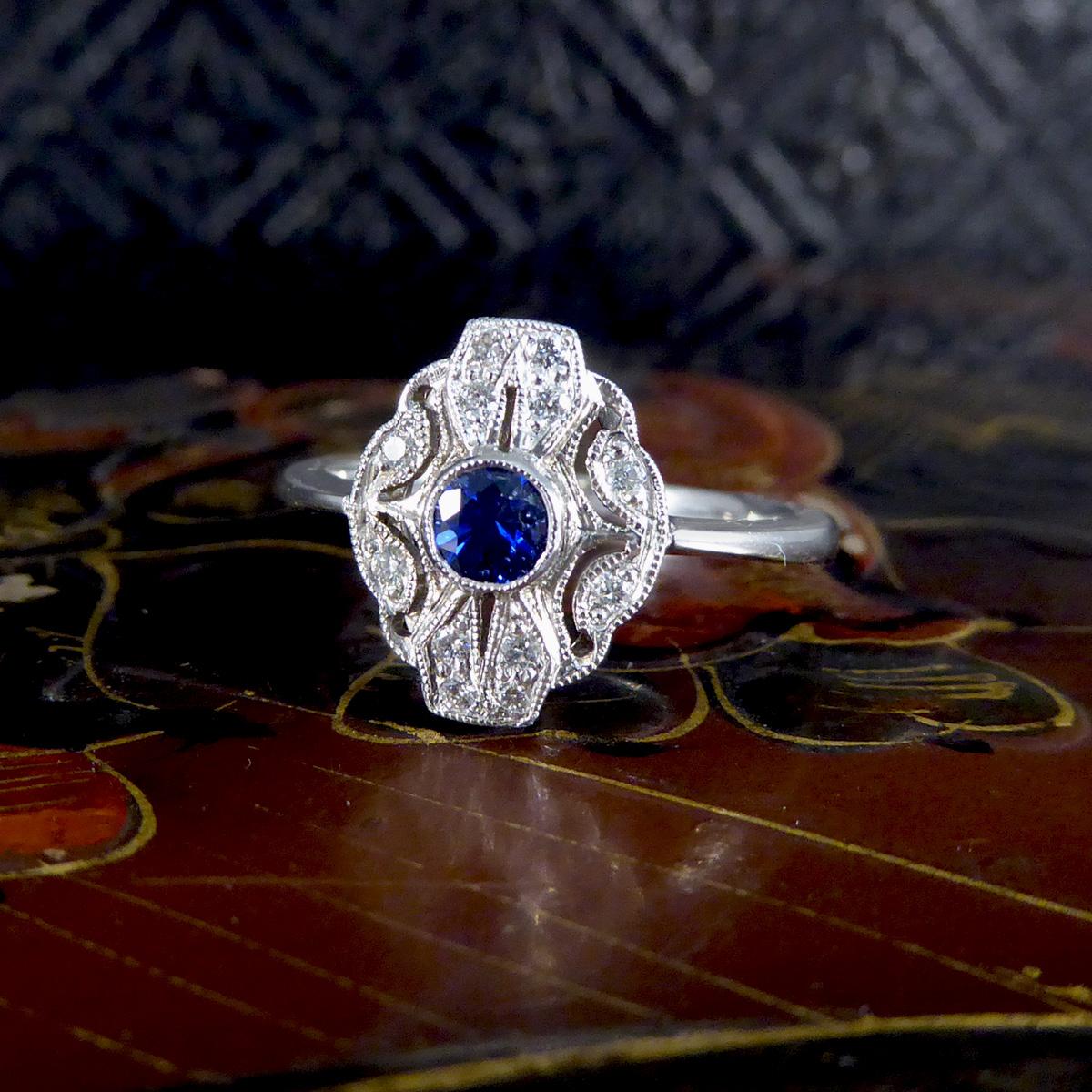 Premium Period Art Deco Replica Sapphire & Diamond Plaque Ring 18ct White Gold For Sale 2
