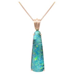 Colgante de ópalo australiano de primera calidad de 10,64 ct en oro rosa de 18 quilates