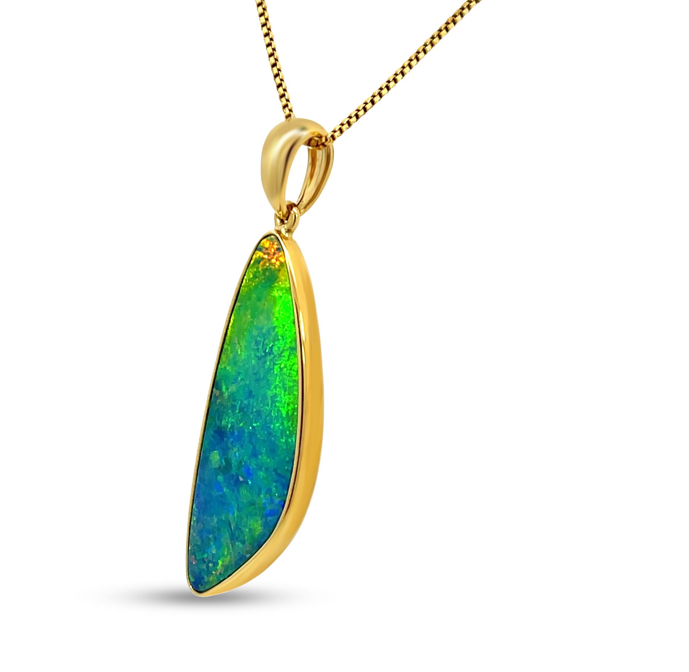 Contemporary Premium Quality Australian 8.65ct Opal Pendant Crafted in 18K Yellow Gold For Sale