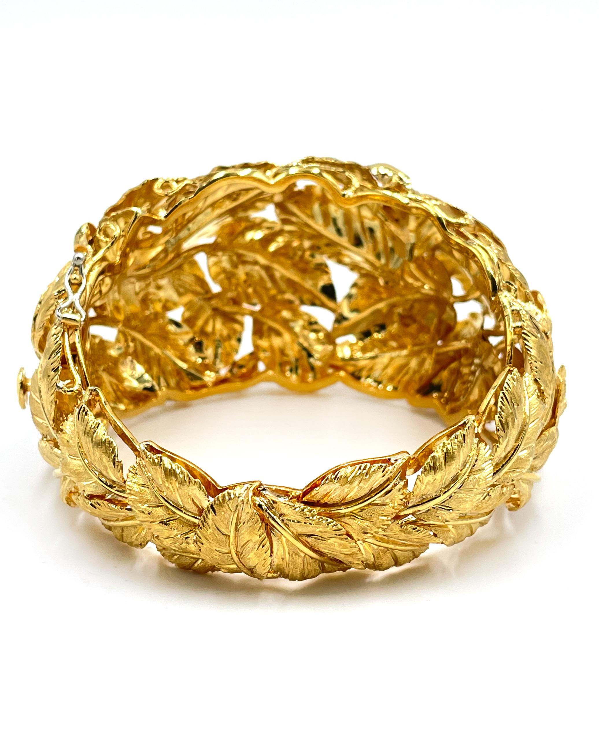 Preowned Vintage 18K Yellow Gold Italian Leaf Wide Statement Bracelet Pour femmes en vente