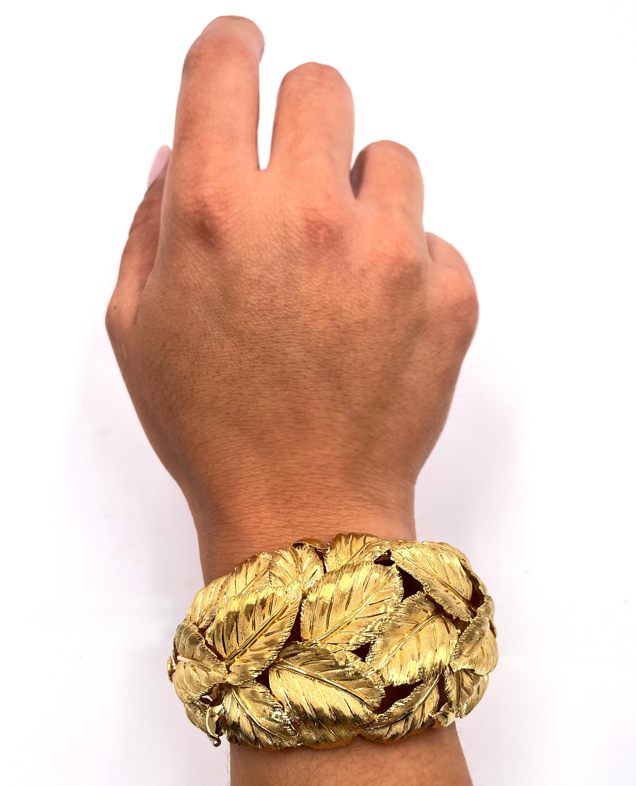 Preowned Vintage 18K Yellow Gold Italian Leaf Wide Statement Bracelet For Sale 3