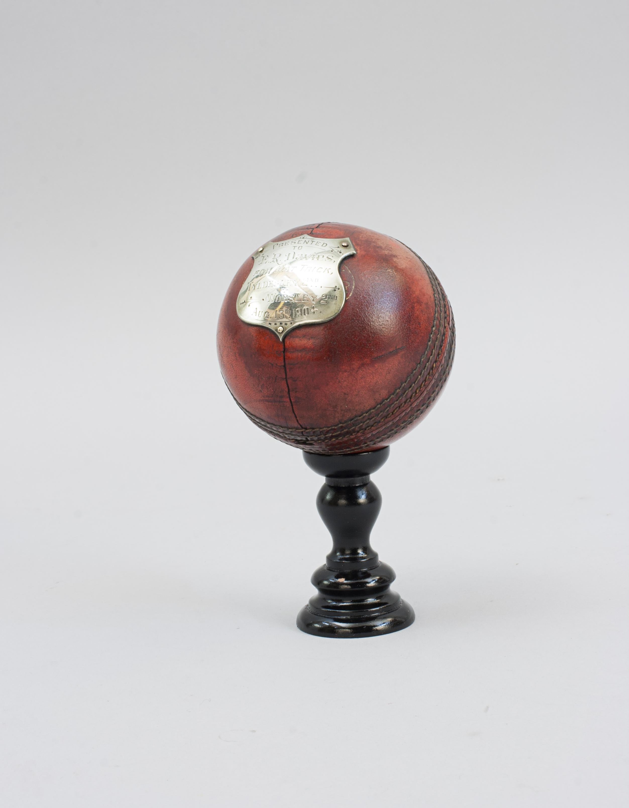 Presentation Cricket Ball, 13 août 1904 Bon état - En vente à Oxfordshire, GB