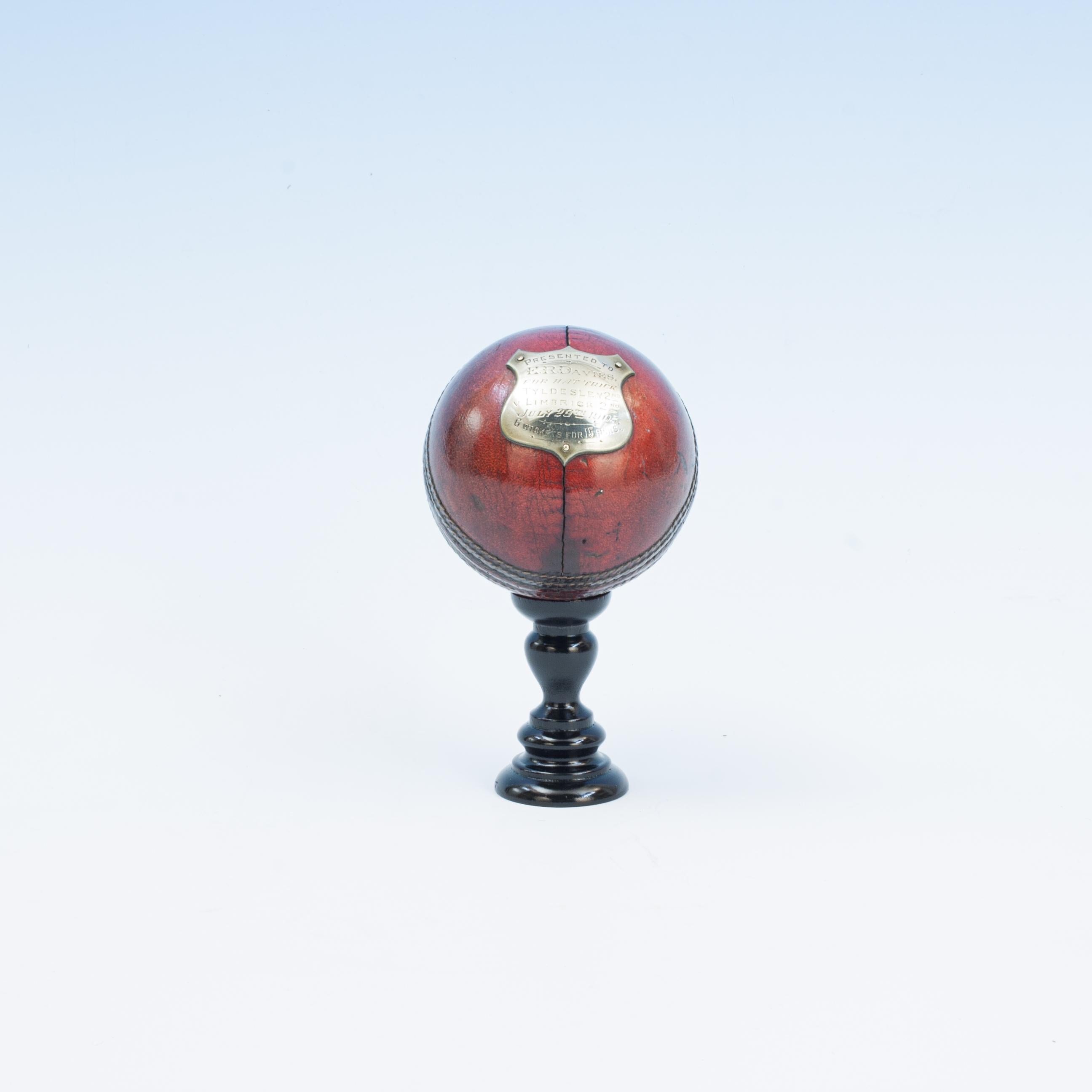 Sporting Art Presentation Cricket Ball, 29 juillet 1905 en vente