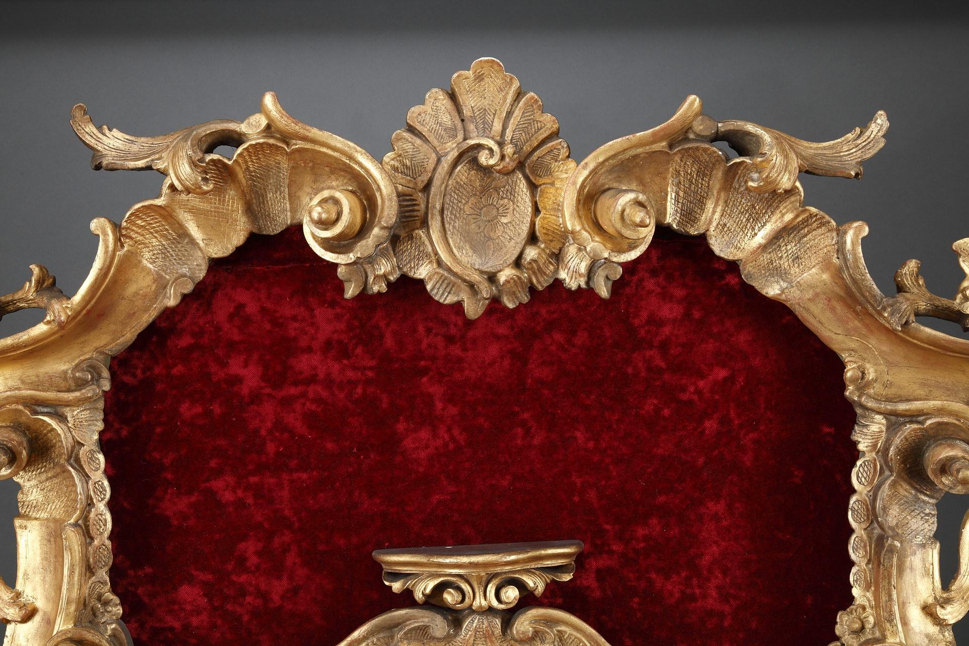italien Cadre de présentation en bois doré, Italie, datant d'environ 1880 en vente