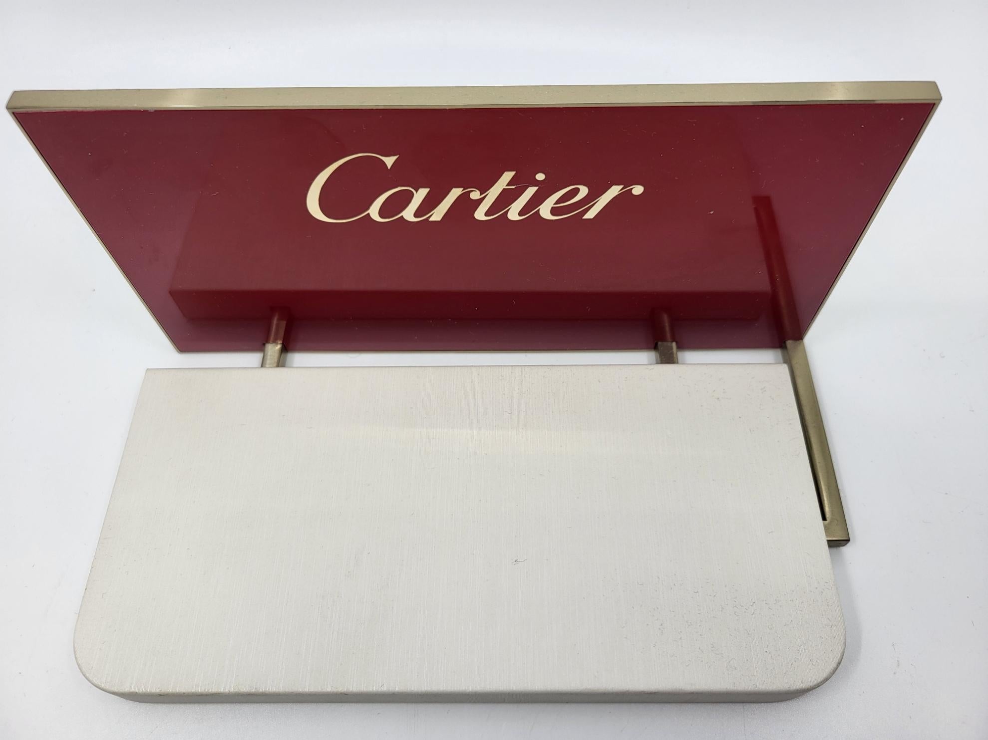 Présentoir de la luxueuse marque Cartier France Moderno en venta