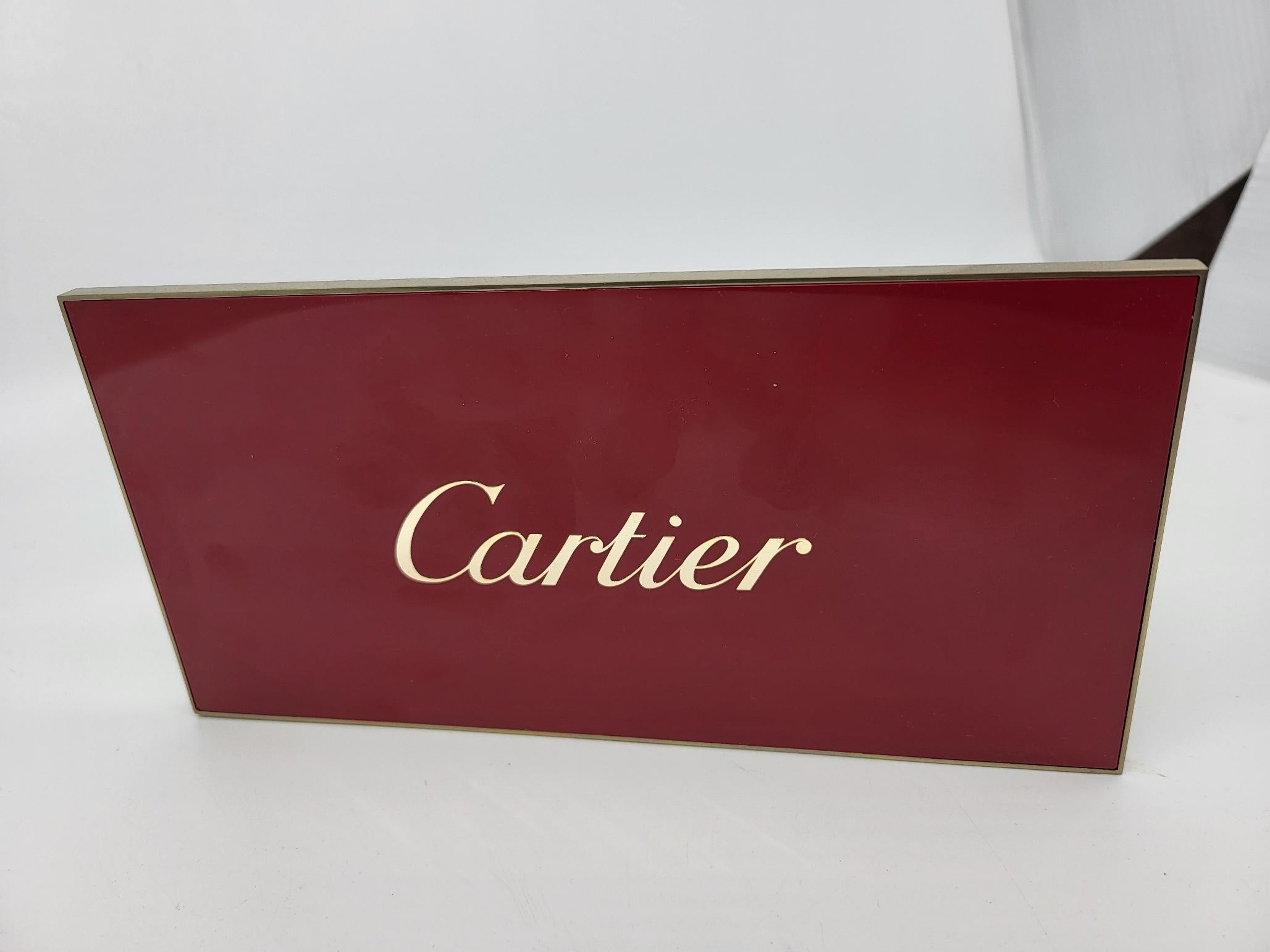 Présentoir de la luxueuse marque Cartier France Siglo XXI y contemporáneo en venta