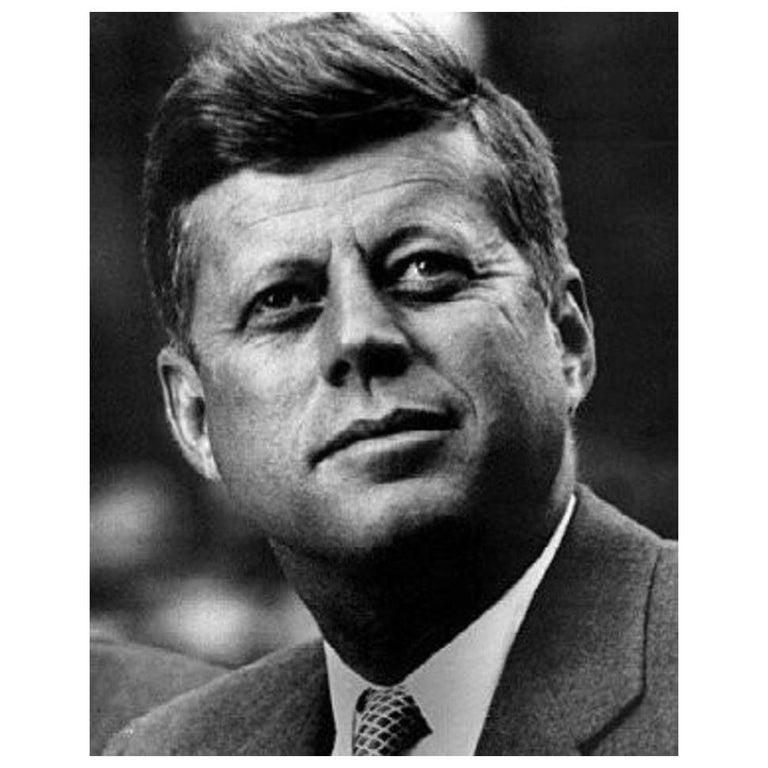 President John F. Kennedy Authentic Vintage Strand of Hair, 20th Century In Good Condition For Sale In Jersey, GB