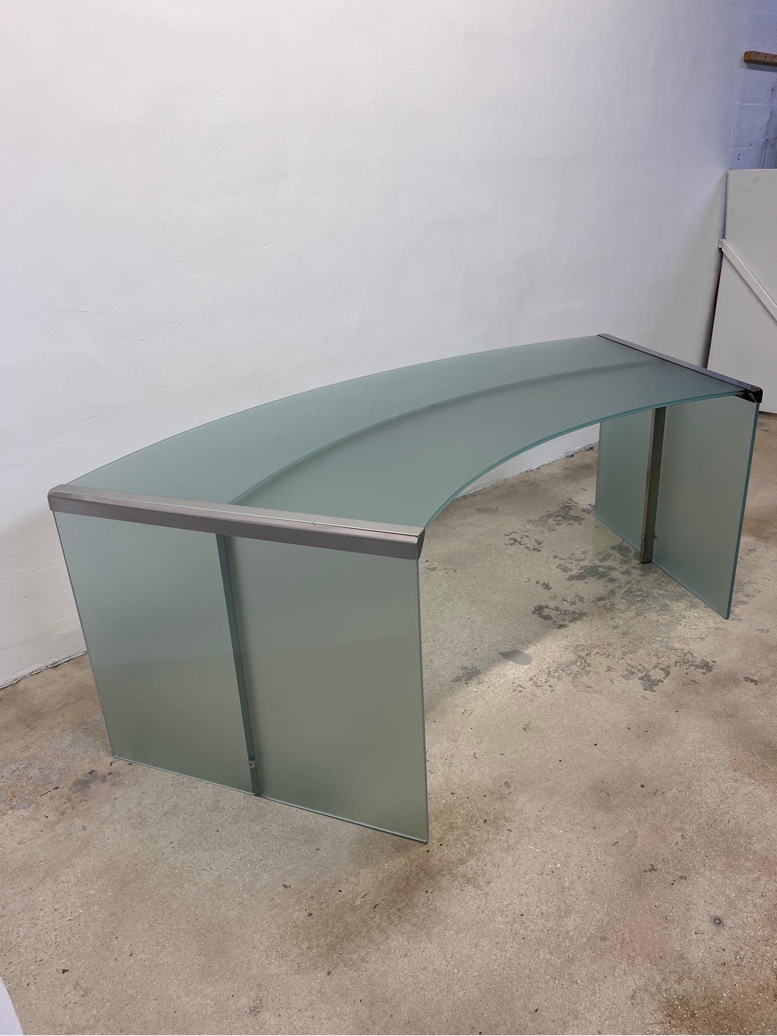 President Senior Frosted Green Glass and Chrome Desk by Gallotti and Radice In Good Condition For Sale In Miami, FL