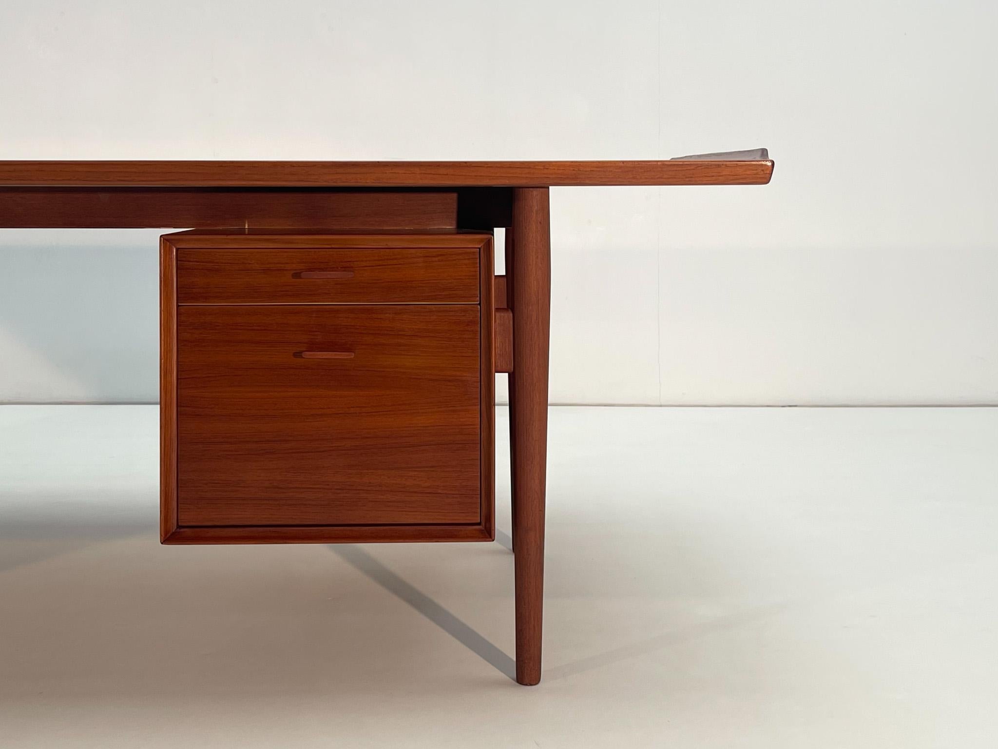 Scrivania Presidential Executive in teak di Arne Vodder in vendita 3