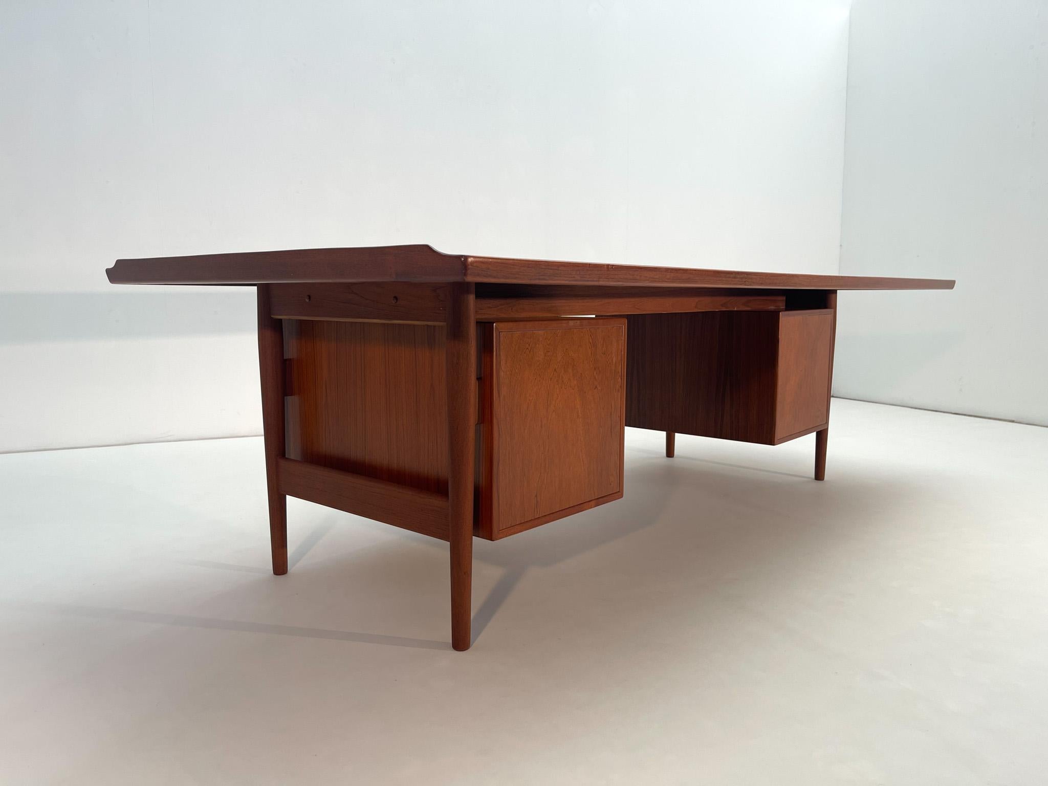 Scrivania Presidential Executive in teak di Arne Vodder In condizioni buone in vendita a Brussels, BE