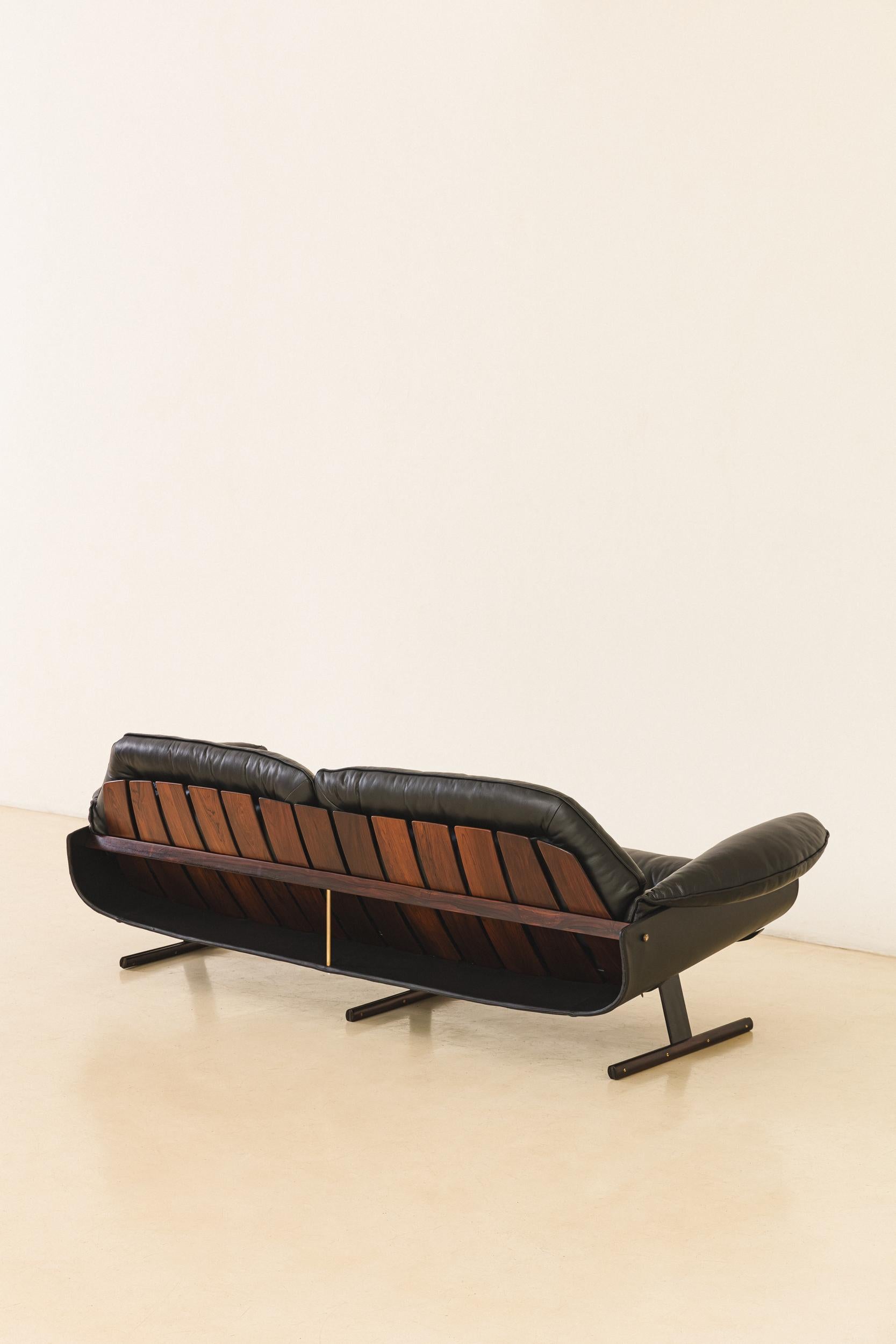 Sofá Presidencial, diseñado por Jorge Zalszupin en los años 50 en venta 7
