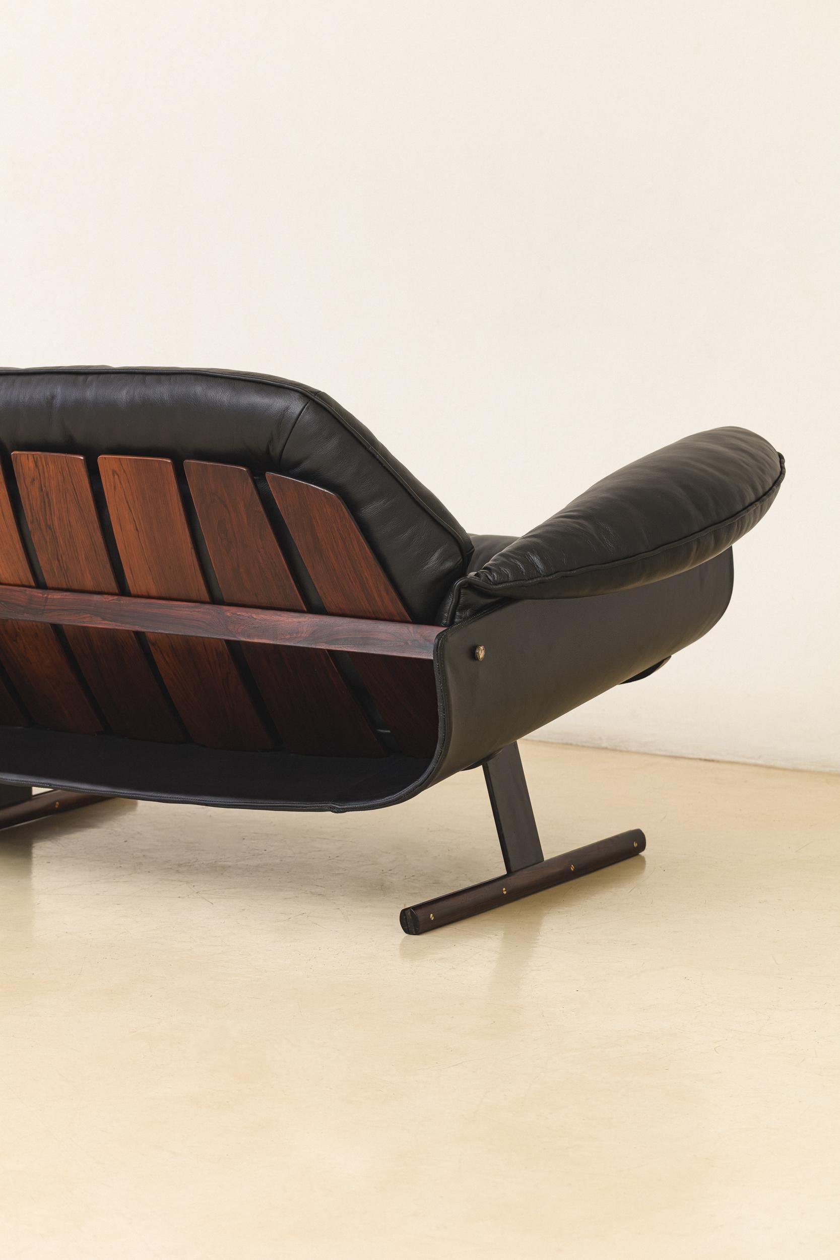 Sofá Presidencial, diseñado por Jorge Zalszupin en los años 50 siglo XX en venta
