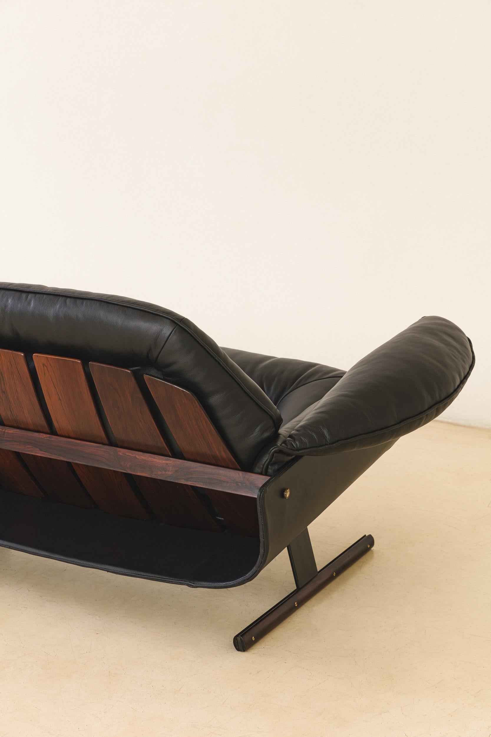 Sofá Presidencial, diseñado por Jorge Zalszupin en los años 50 en venta 1