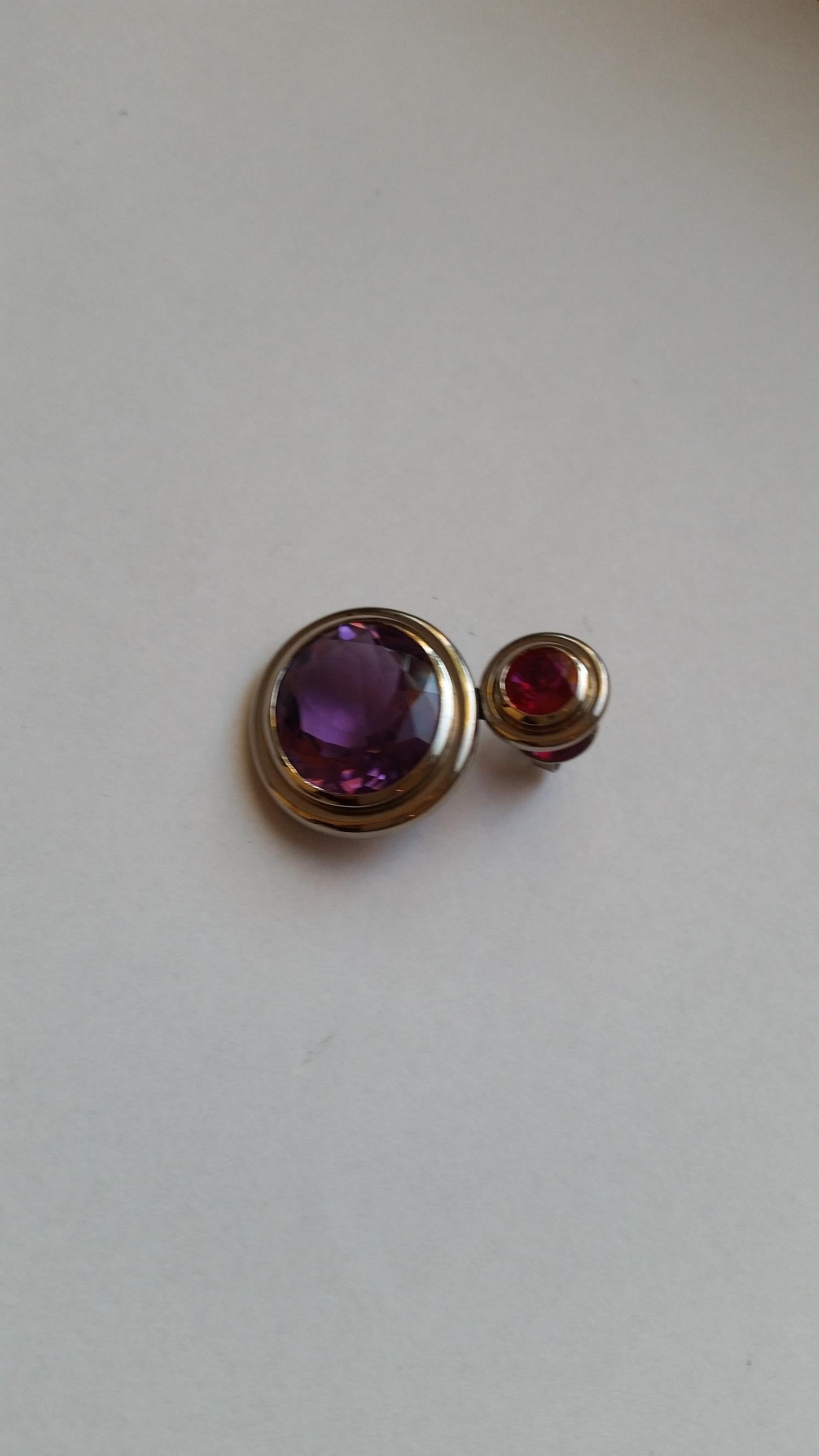 Contemporary Presious Basics White Gold Earrings with Rubies and Amethysts 20.50 Carat For Sale