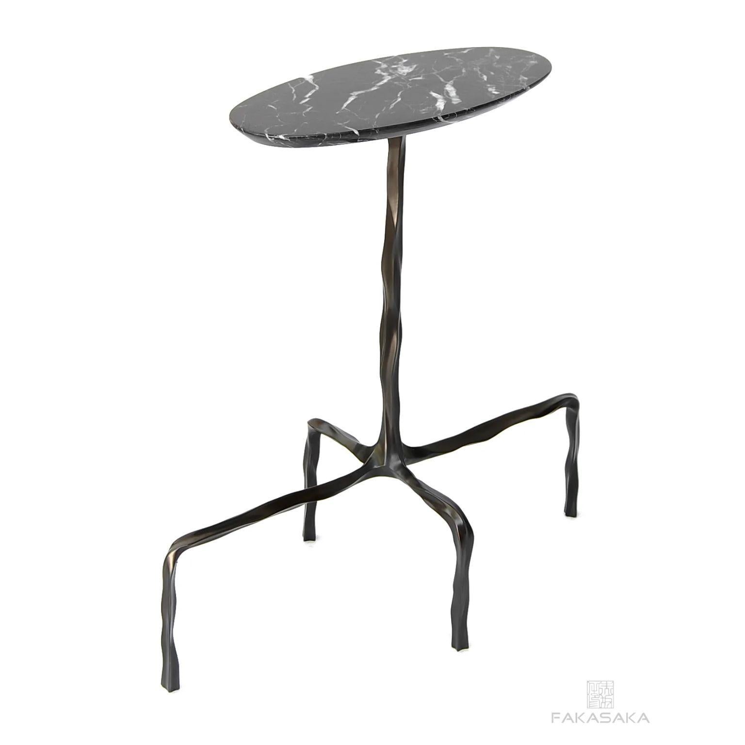 XXIe siècle et contemporain Table à boissons Presley avec plateau en marbre Nero Marquina de Fakasaka Design en vente