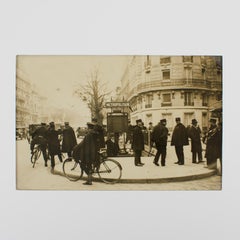 Policemen in Paris 1930er Jahre, Silber-Gelatine-Schwarz-Weiß-Fotografie