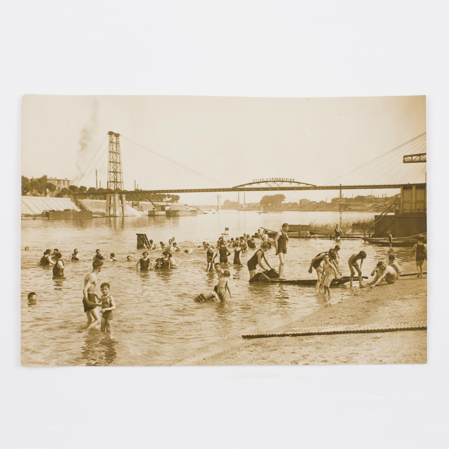 On the Beach near Paris, Silver Gelatin Black and White Photography, 1929 For Sale 4