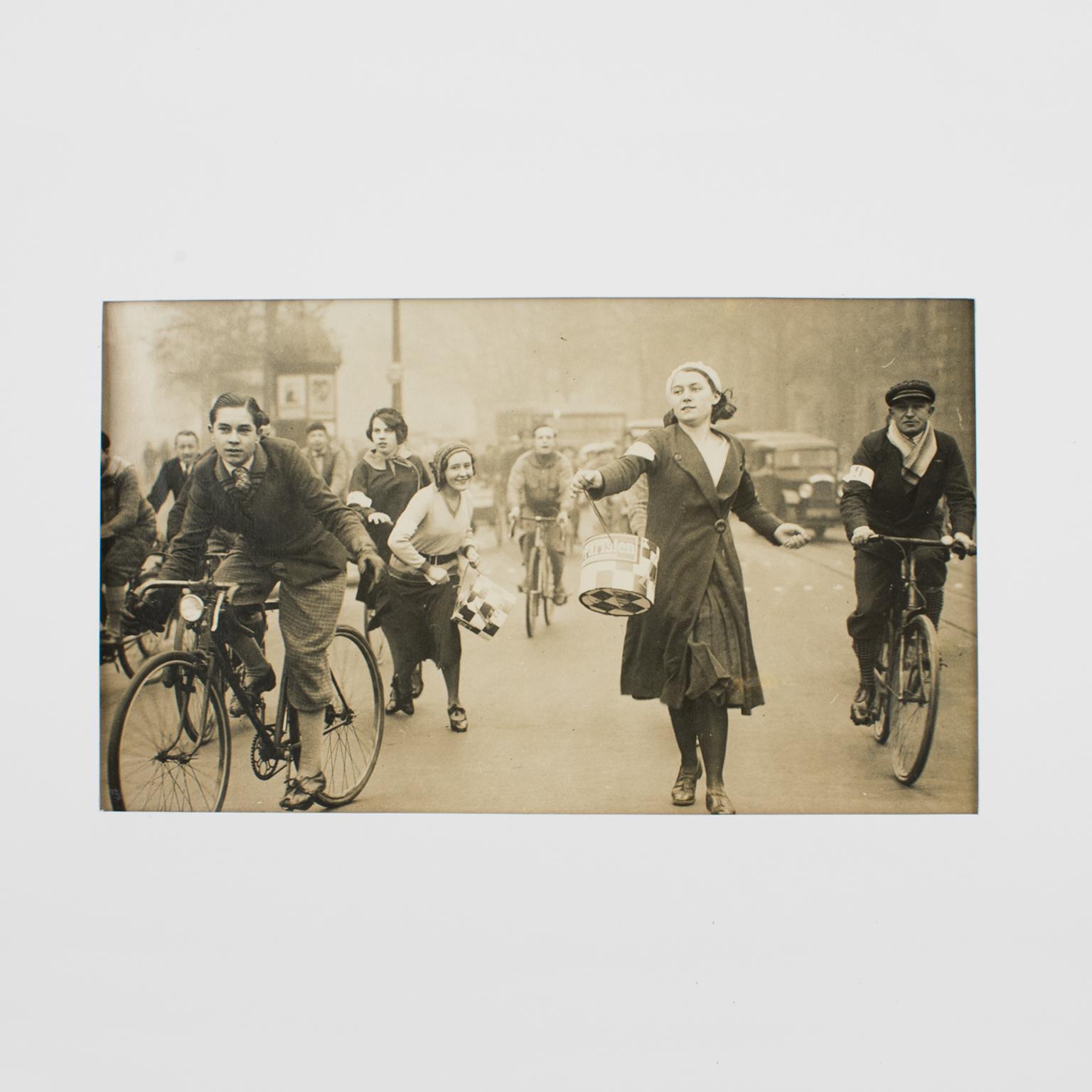 Hipódromo de Catherinettes, París 1931  - Fotografía en gelatina de plata B y W en venta 1