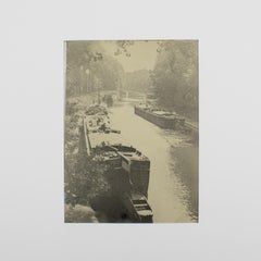 Lastkähne auf der Seine bei Paris, Silbergelatine B und W Fotografie, 1926