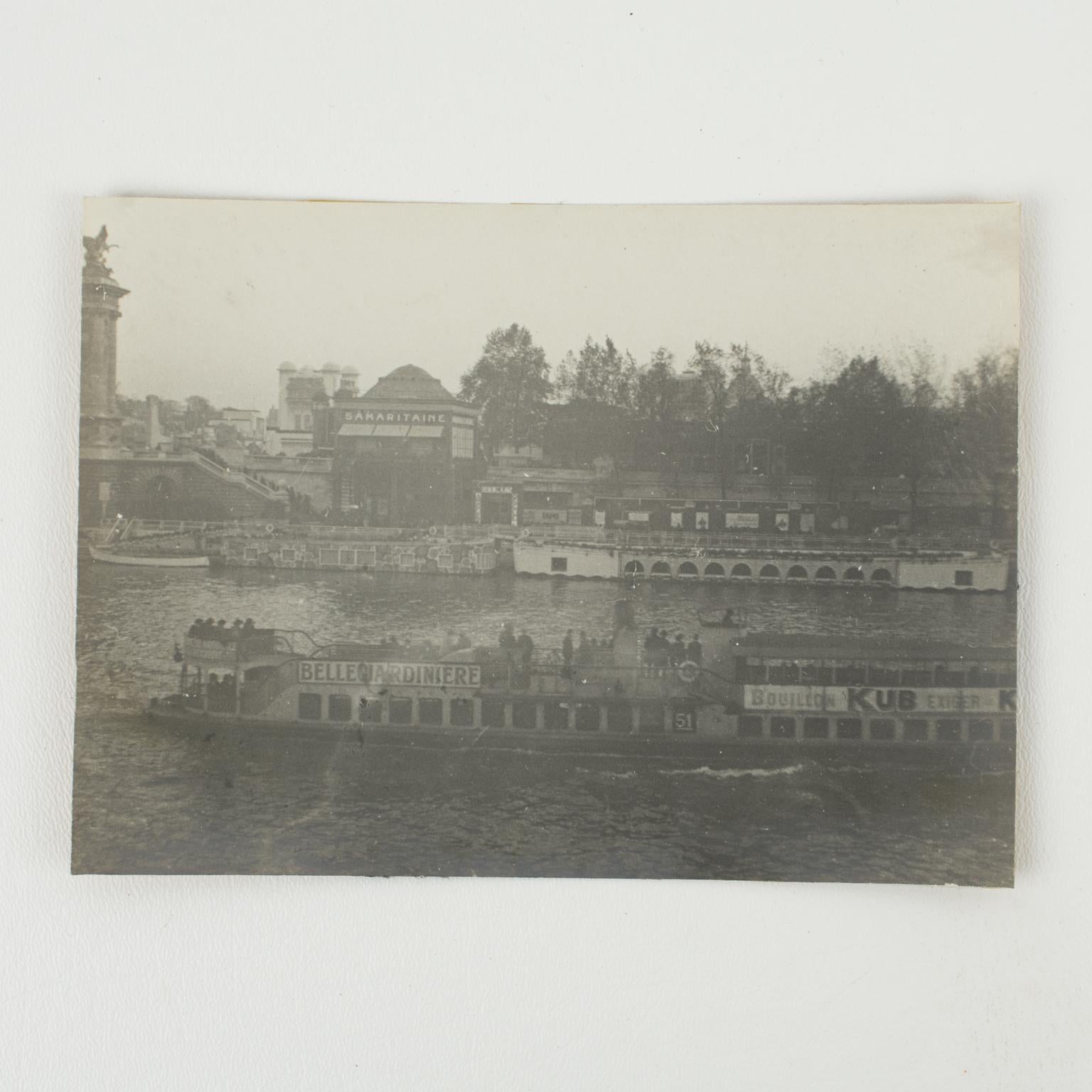Parigi, Esposizione di Art Decor 1925, Chiatta sulla Senna, Fotografia I. A. B. - Photograph Art Déco di Press Photo