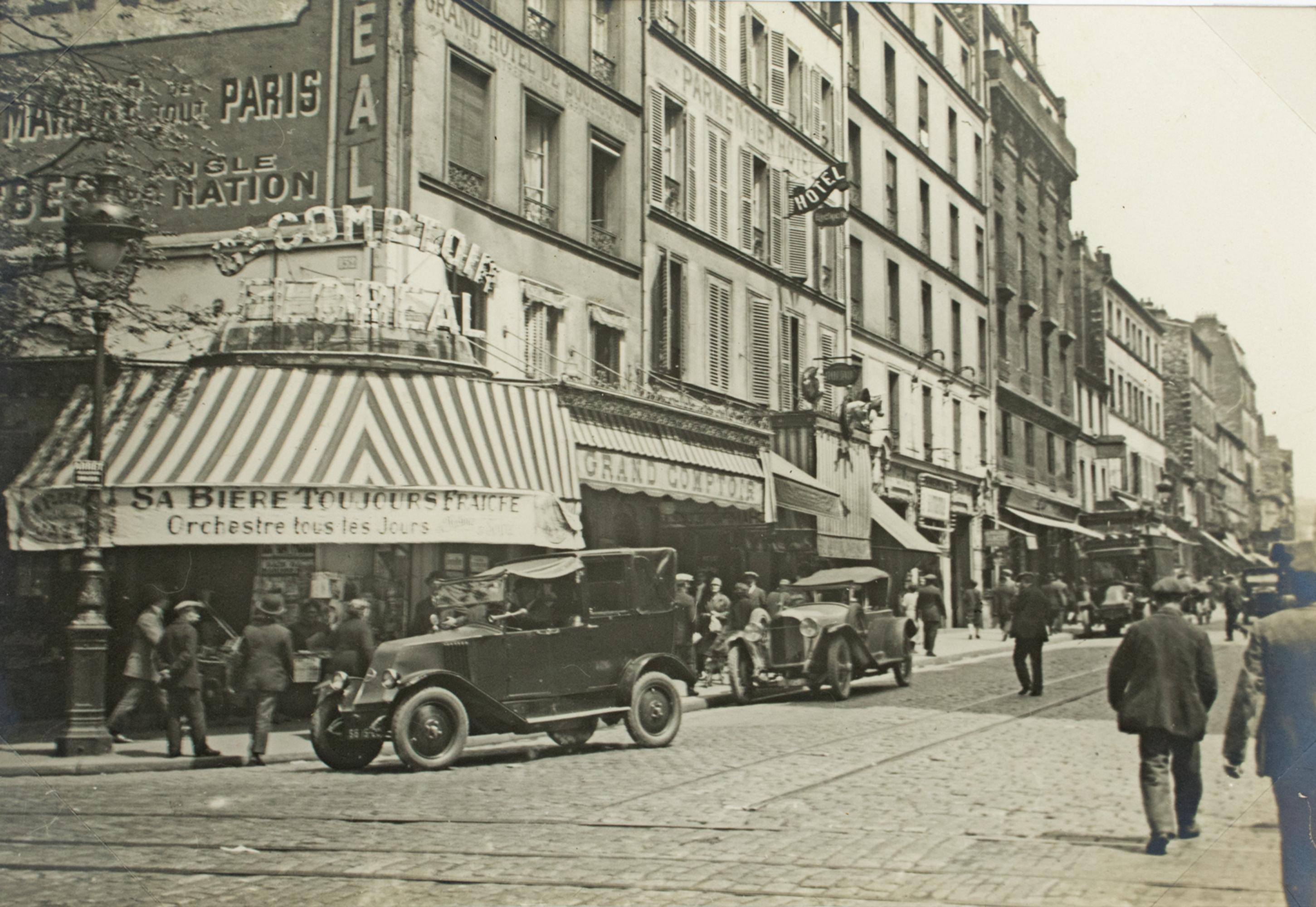 Parigi, Faubourg du Temple, 1926, fotografia alla gelatina d'argento in bianco e nero