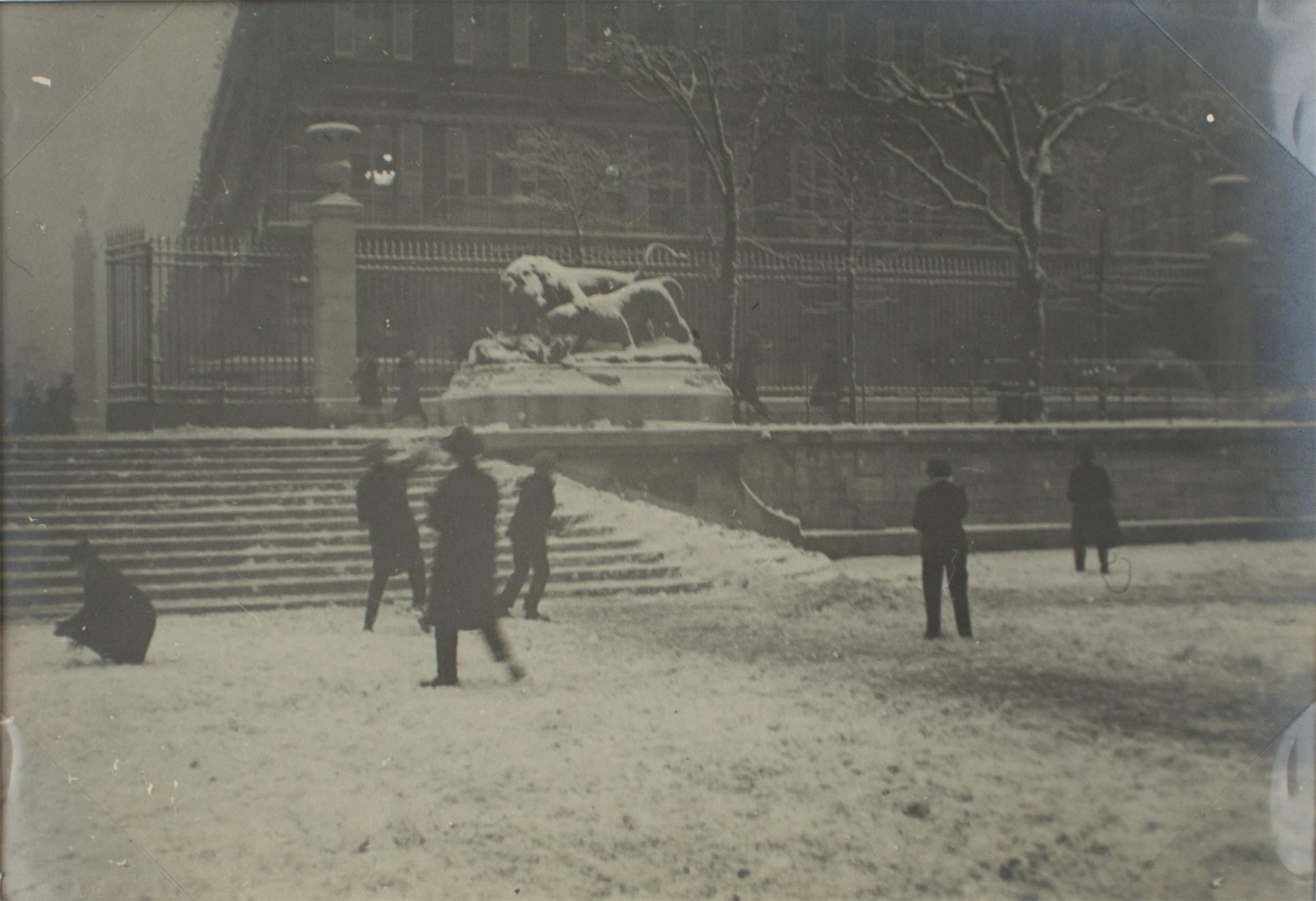 Press Photo Black and White Photograph - Tuileries Garden in Paris under the Snow 1926, Silver Gelatin B/W Photography
