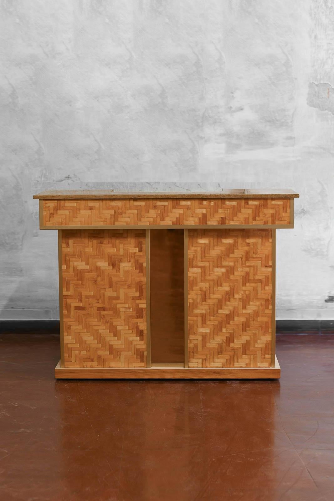 Pressed bamboo bar cabinet, complete with bamboo stools, 1970s In Good Condition In Roma, RM