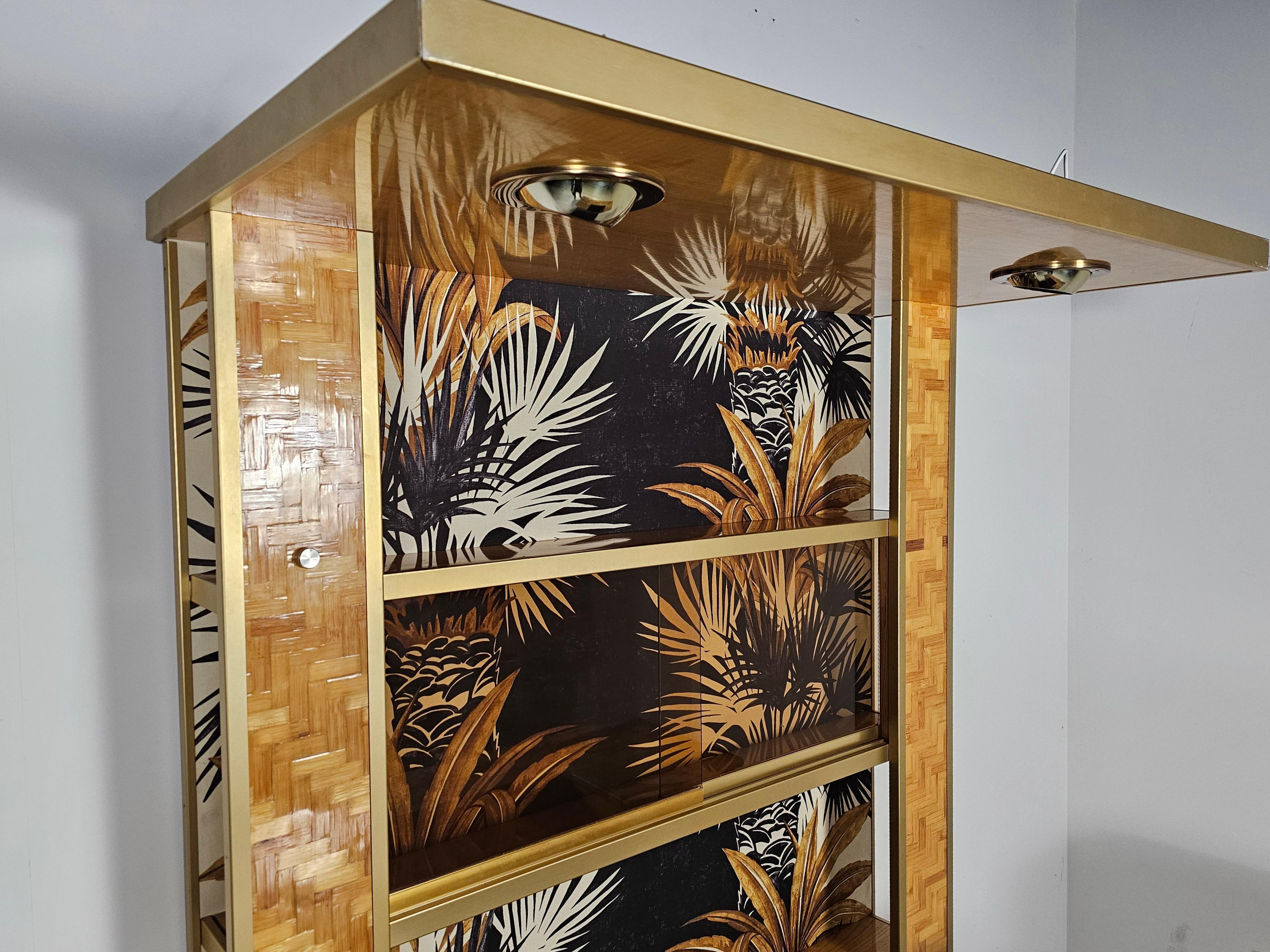 Brass Pressed bamboo dry bar with stools, Italy, 1970s For Sale