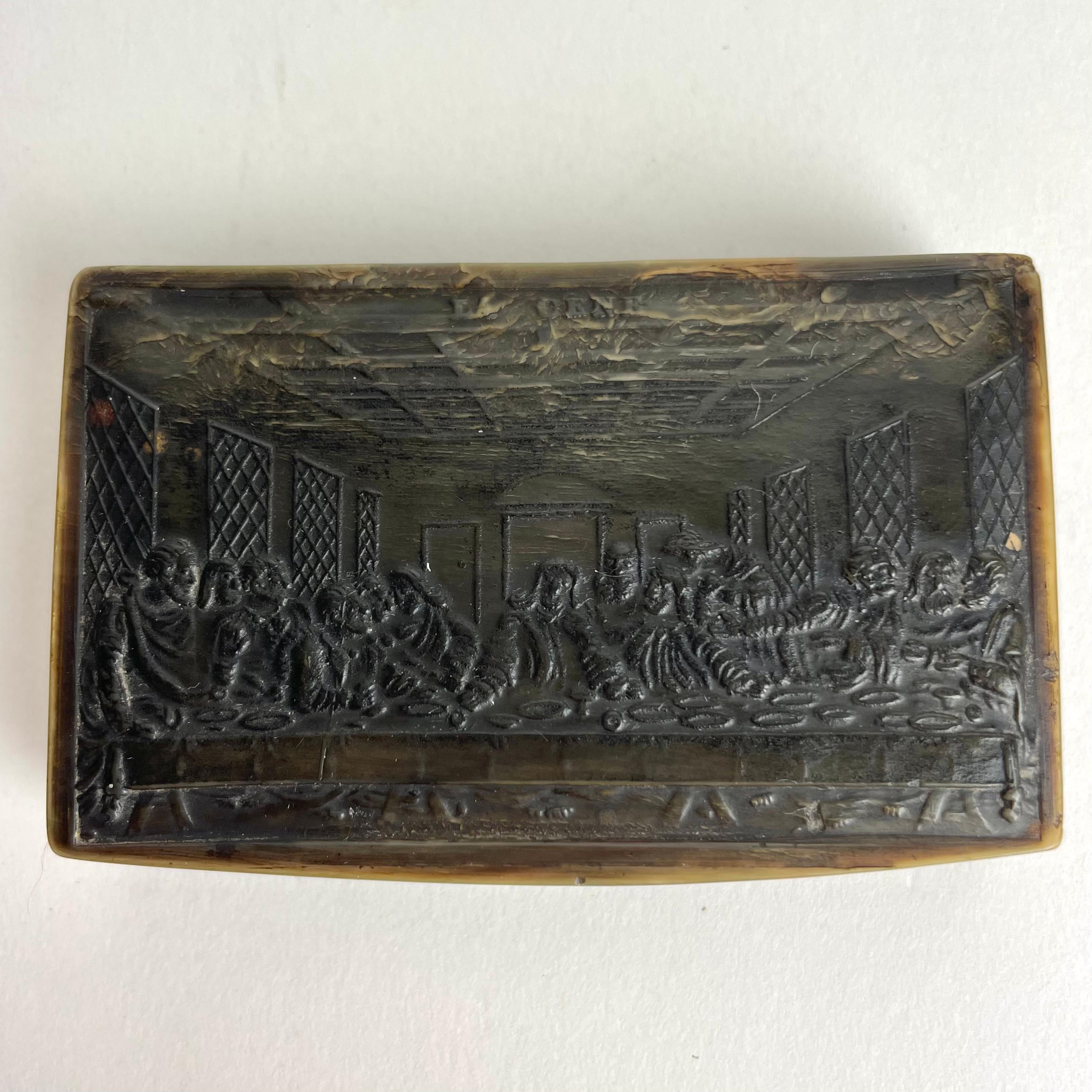 Pressed Bovine Horn Snuff Box Last Supper Bas-Relief, Early 19th Century France In Good Condition In Knivsta, SE