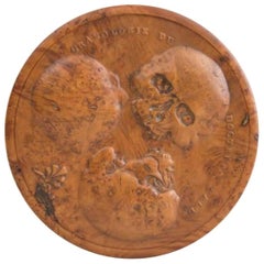 Pressed Burl Wood Snuff Box with Three Skulls, 19th Century