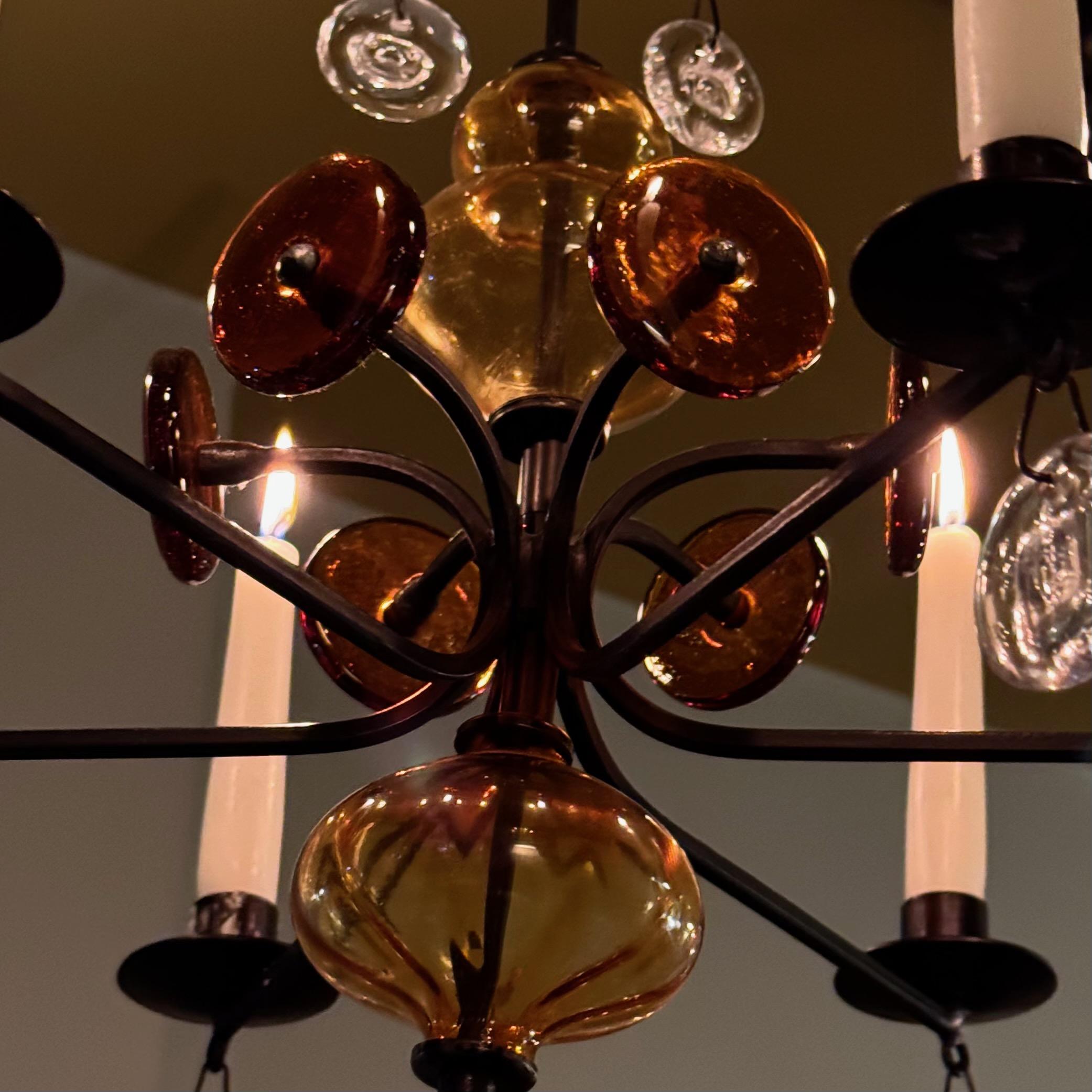 Vetro Lampadario in vetro pressato ambrato Erik Höglund Svezia, anni '60 in vendita