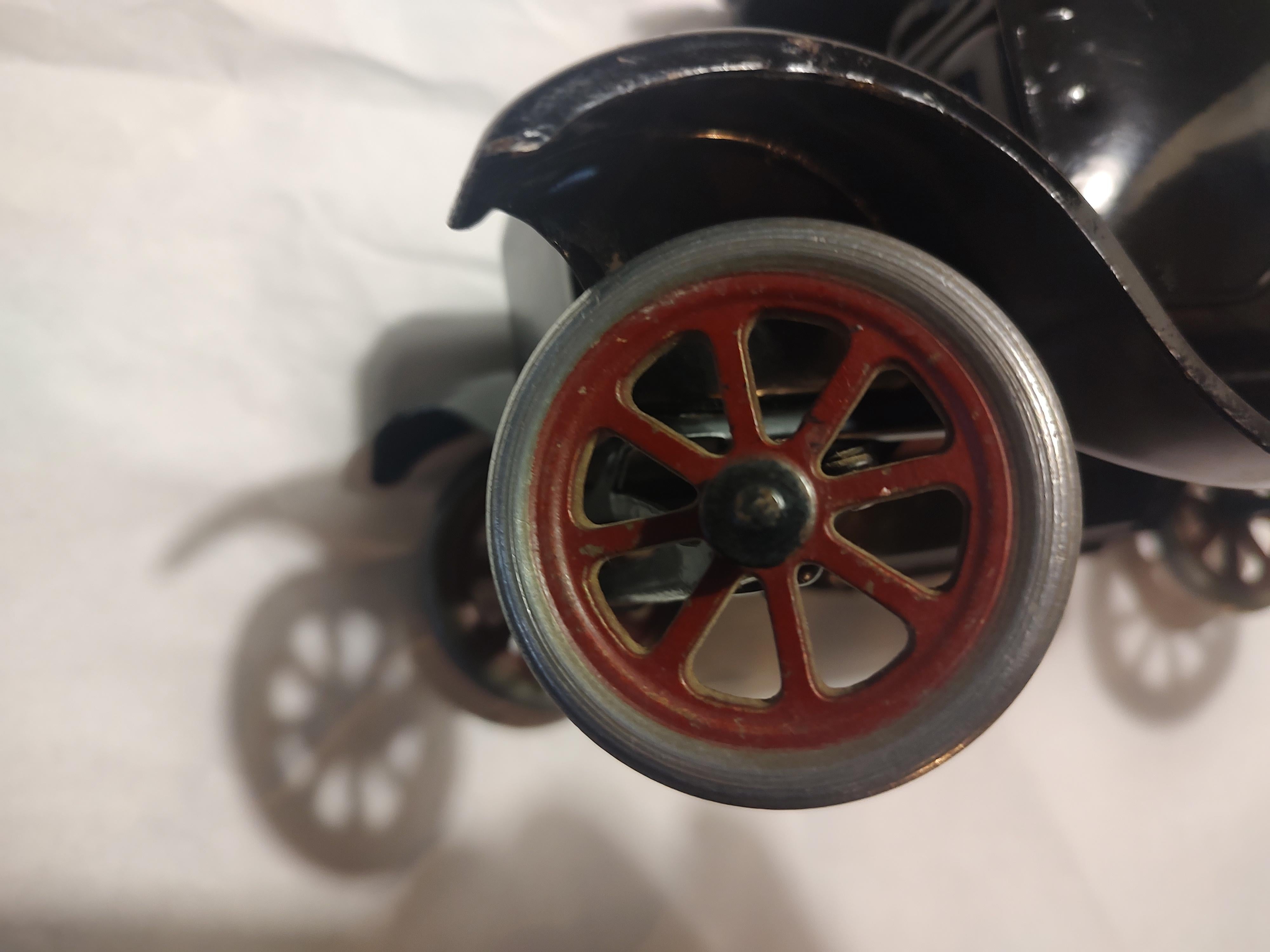 Fabulous pressed Steel toy model T by Buddy L from the twenties. In excellent antique condition with minimal wear. Car was repainted at one time and retains the original decal on the underside. Steering mechanism still controls the front wheels.