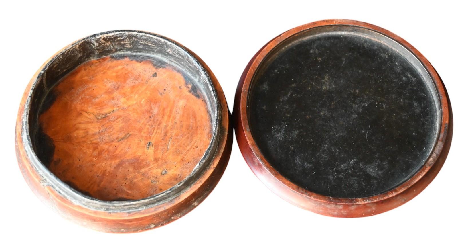 Pressed Wood Snuff Box Depicting the Battle in Paris of 30th March 1814 In Good Condition For Sale In Bilzen, BE