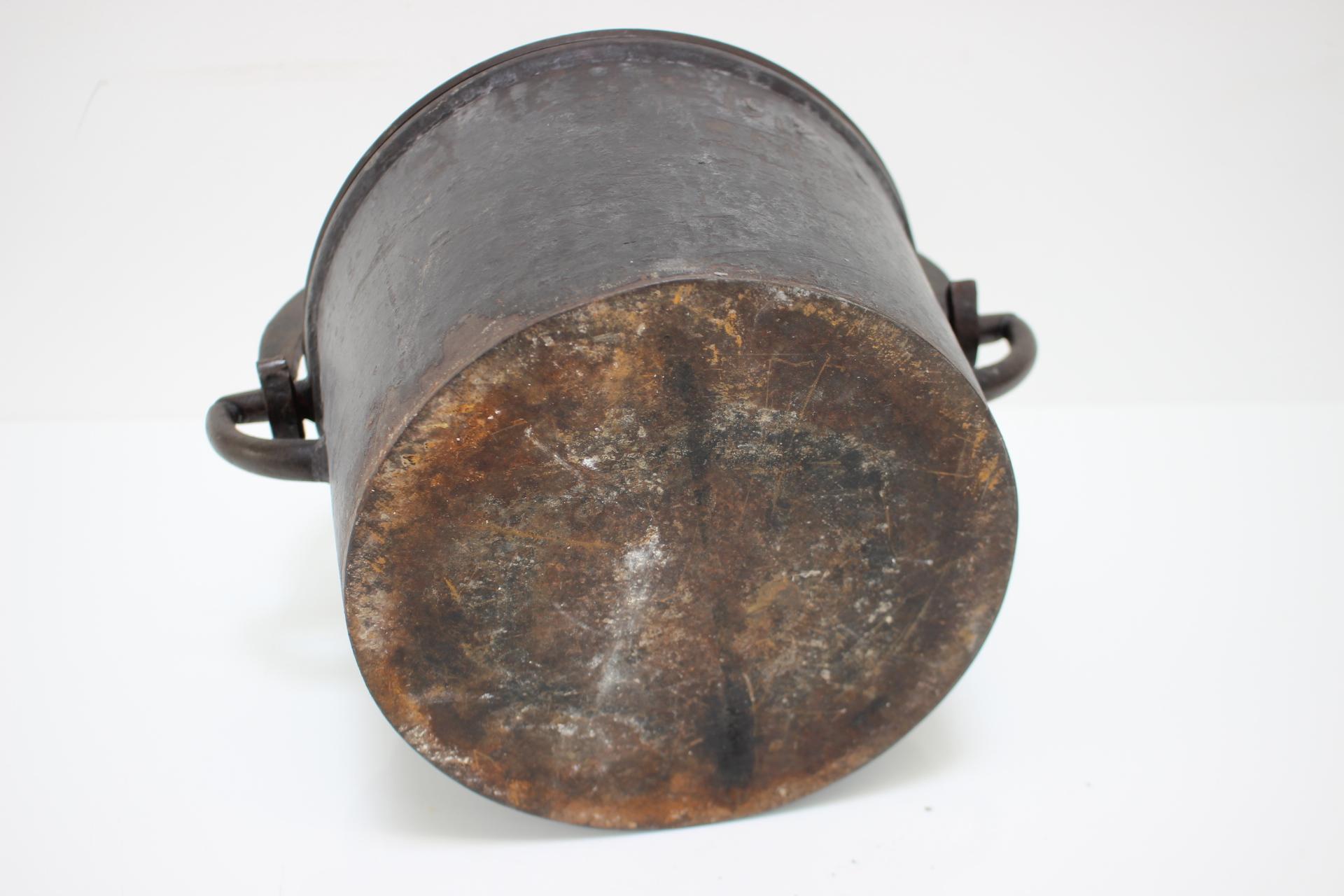 Pressure Cast Iron Pot Ch. Umbach Bietigheim, 1910s For Sale 1