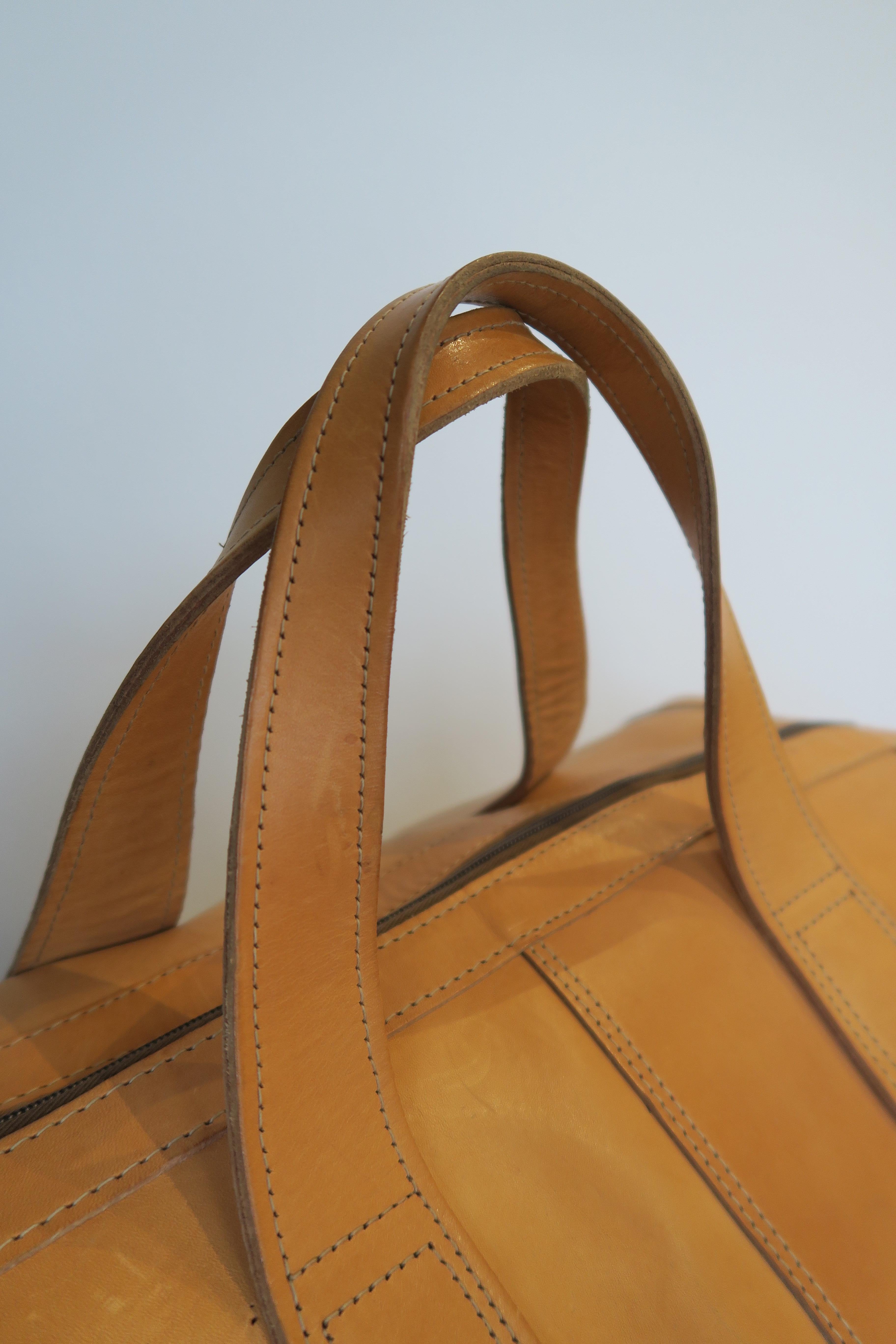 Presteen Zustand Leder Weekender Tasche im Stil von Carl Auböck (Moderne der Mitte des Jahrhunderts) im Angebot