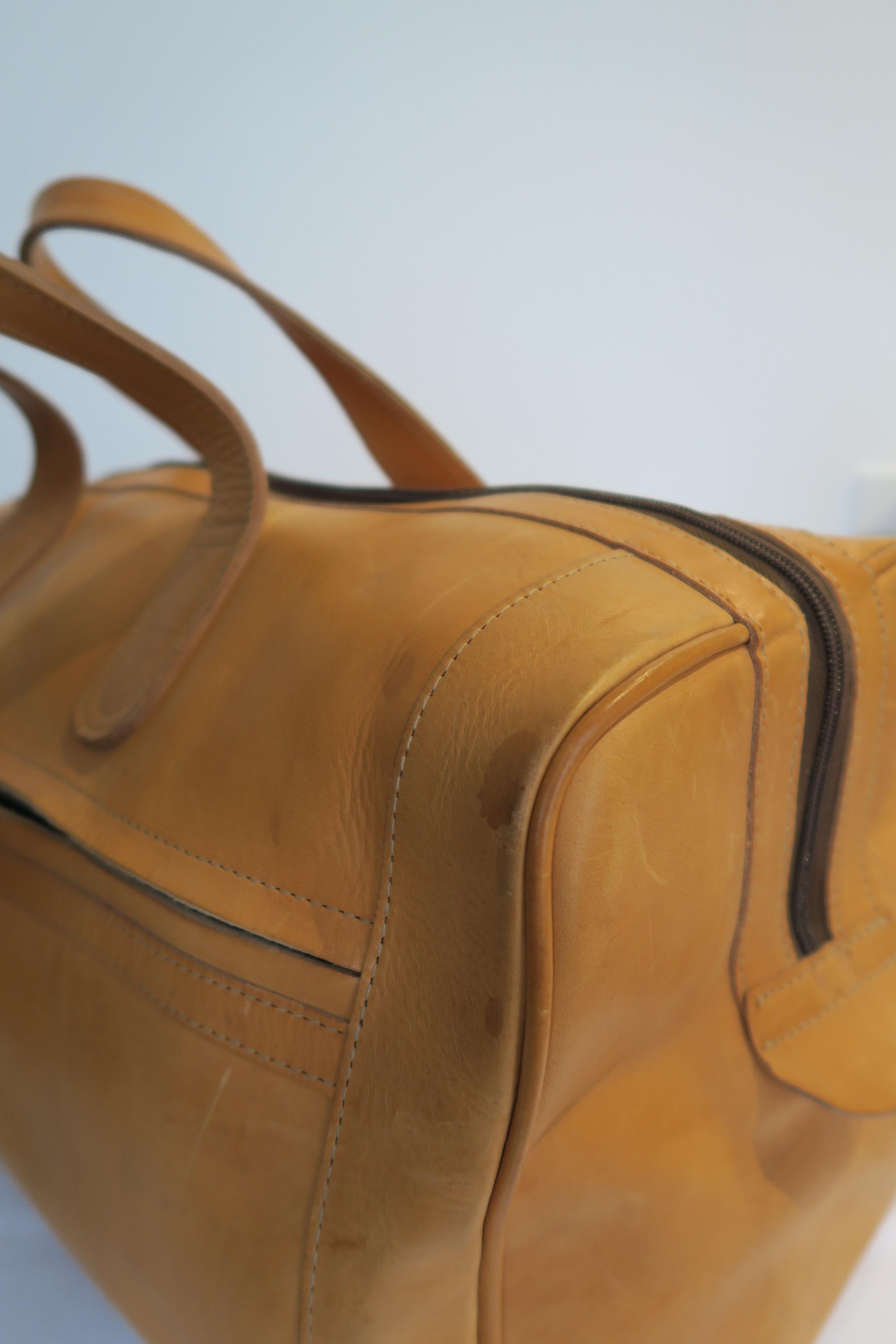 Presteen Zustand Leder Weekender Tasche im Stil von Carl Auböck (Messing) im Angebot