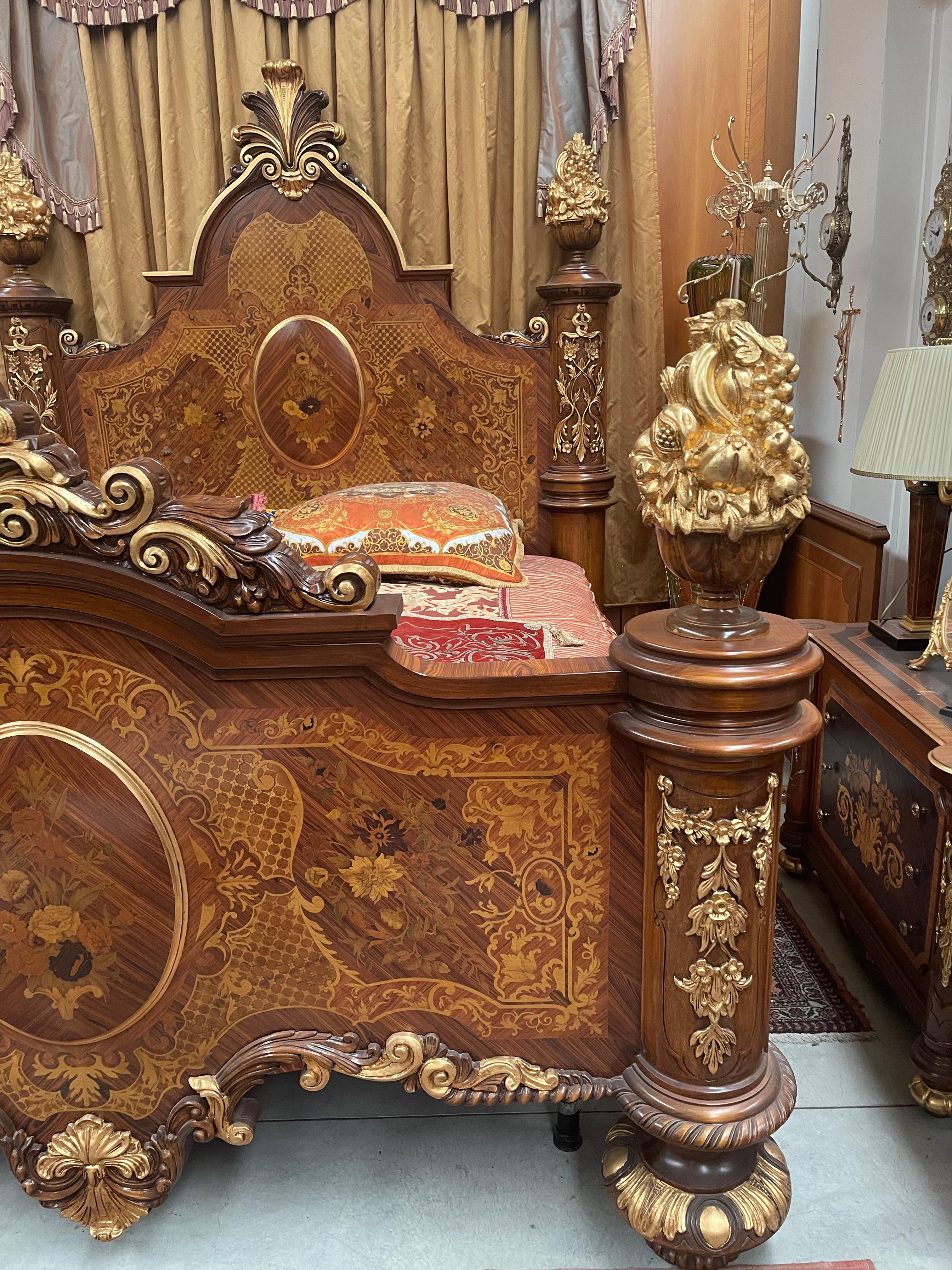 Belle Époque Prestigious and luxury French bed Louis XV style 1970s For Sale