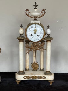 Prestigioso tris da camino in marmo e bronzo con orologio a pendolo, anni '70